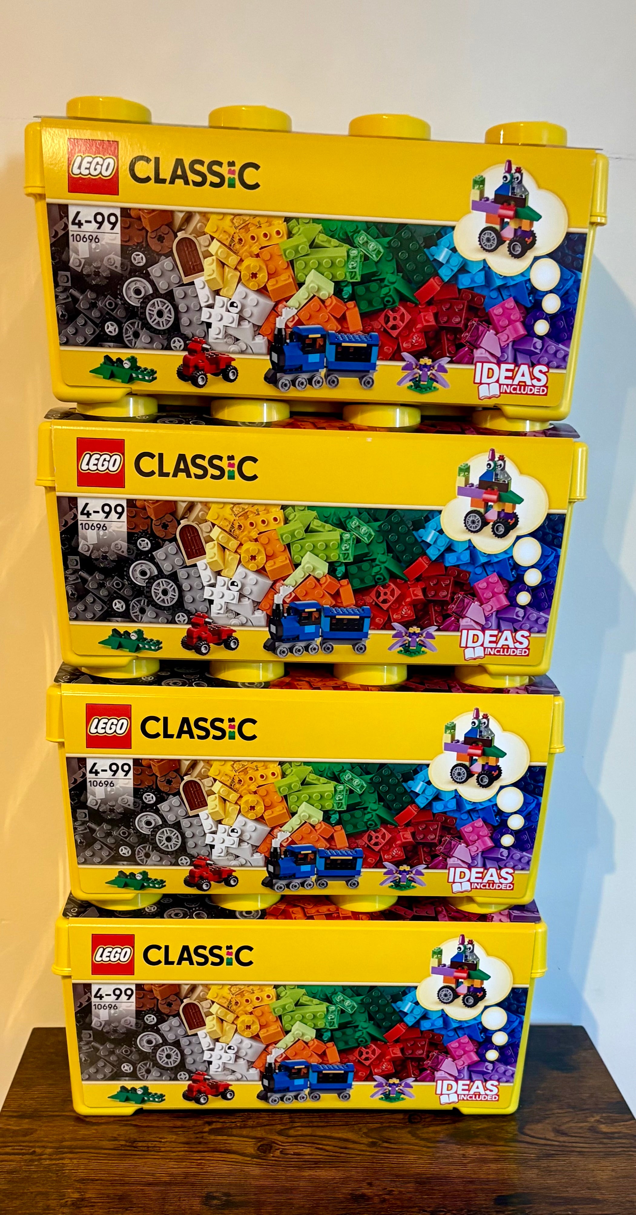 Lego 10696 Classic Creative Bricks Set with Storage Box 4+ NEW