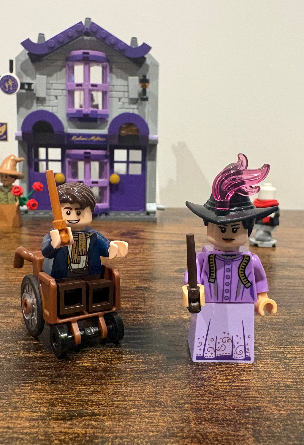 Lego - 76439 Madam Malkin's Robes Shop