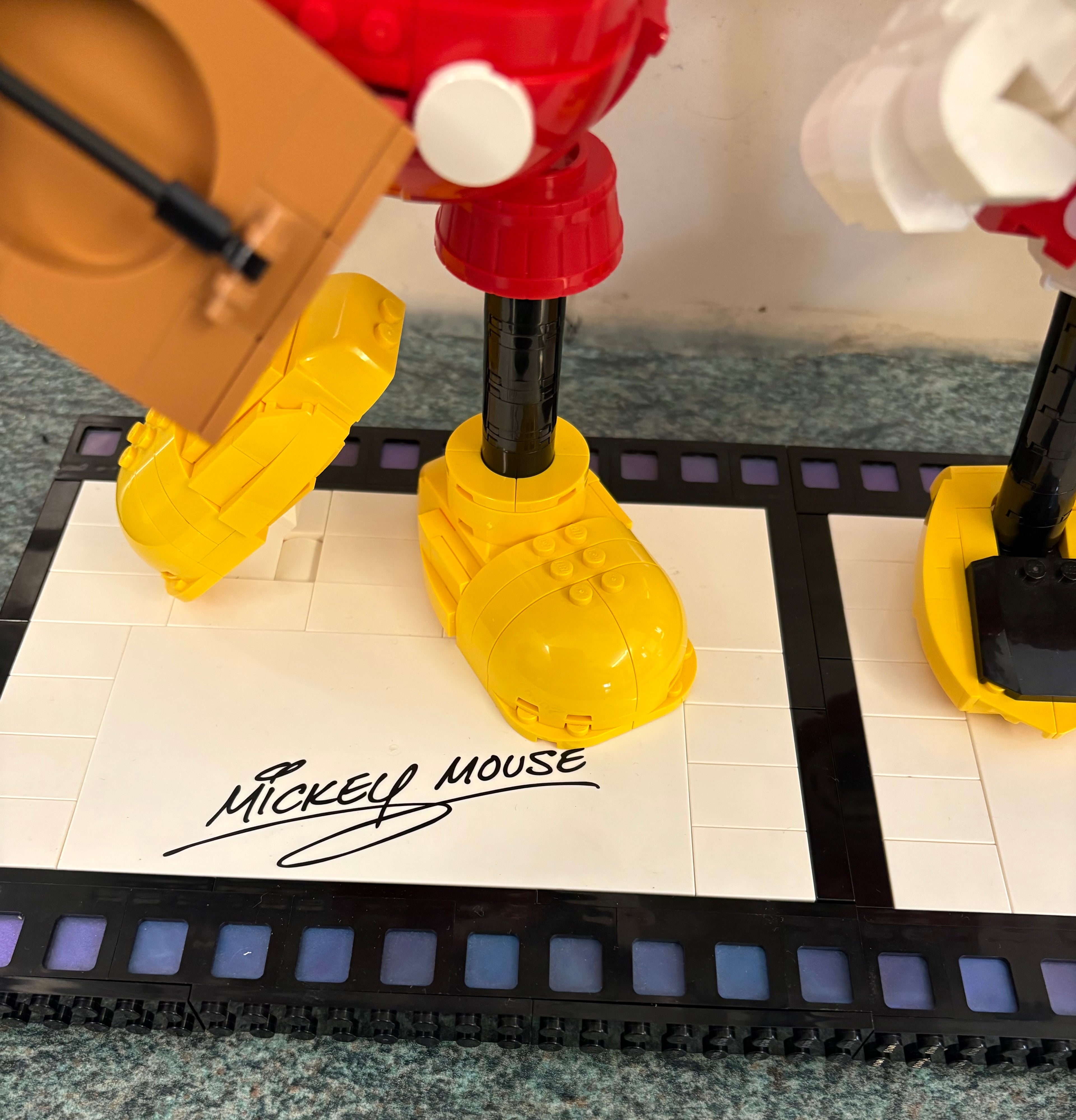 Lego Disney Mickey Mouse & Minnie Mouse 43179 Retired Set  100% Complete