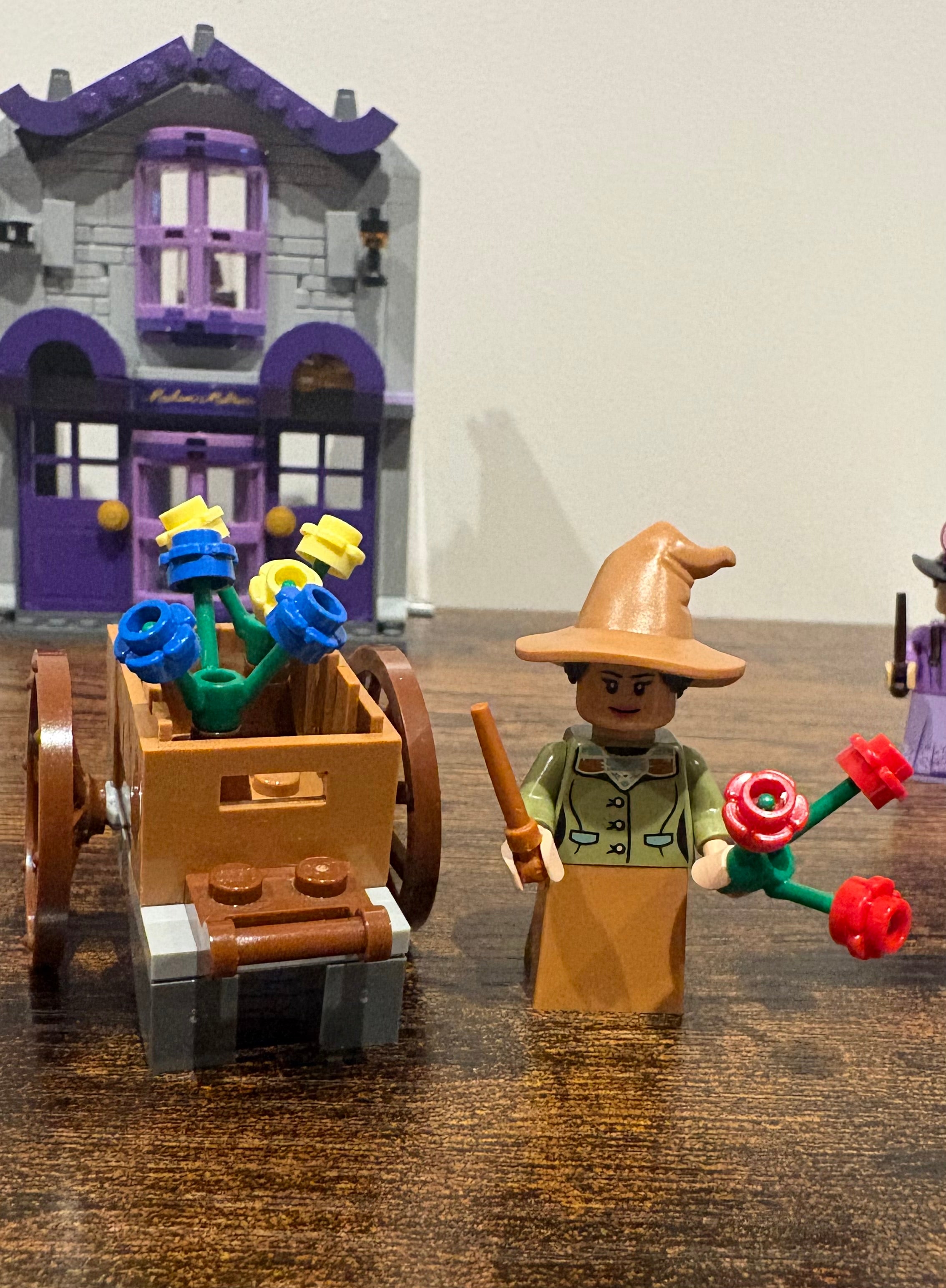Lego - 76439 Madam Malkin's Robes Shop