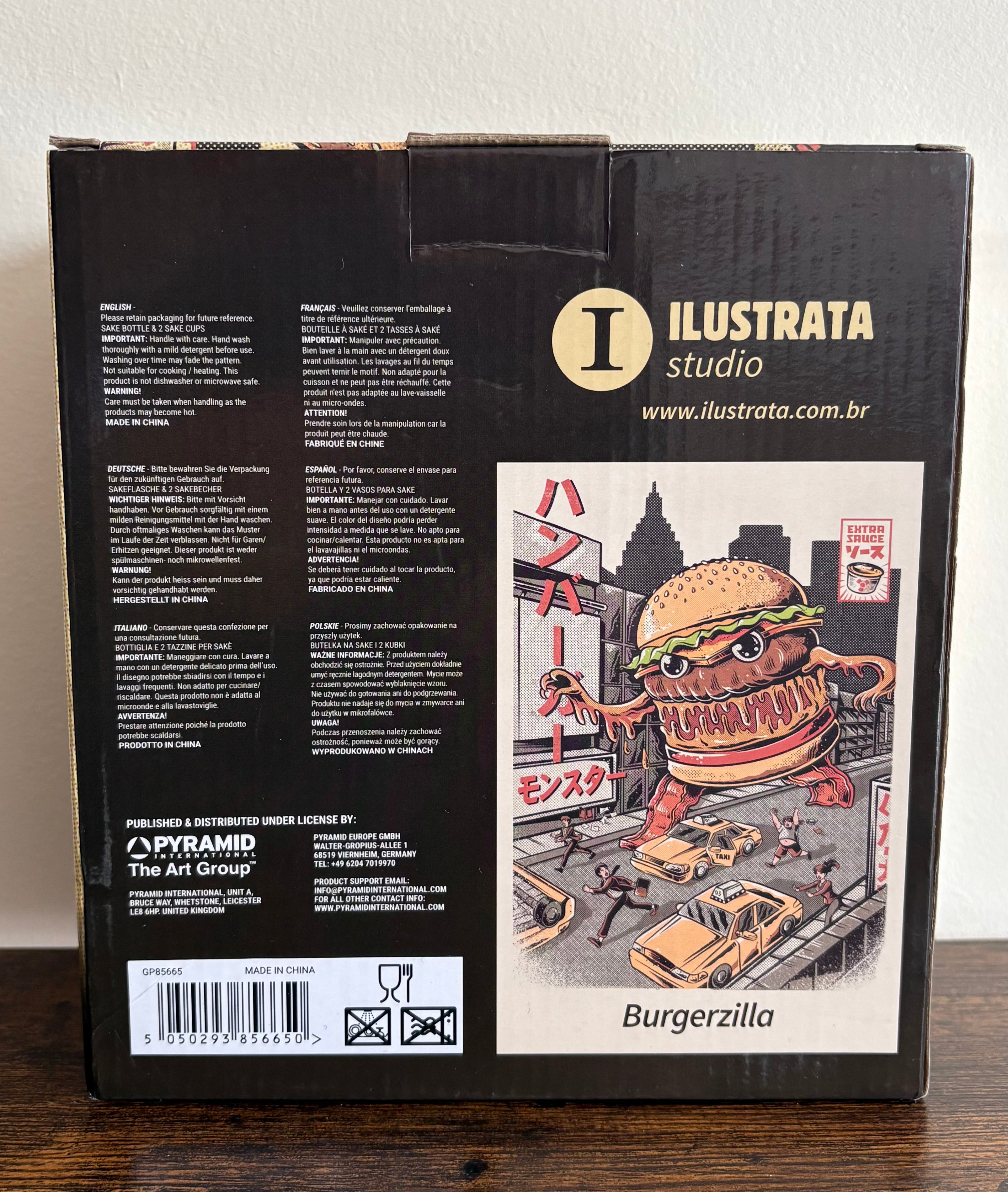 Burgerzilla Saka Bottle & 2 Cups.