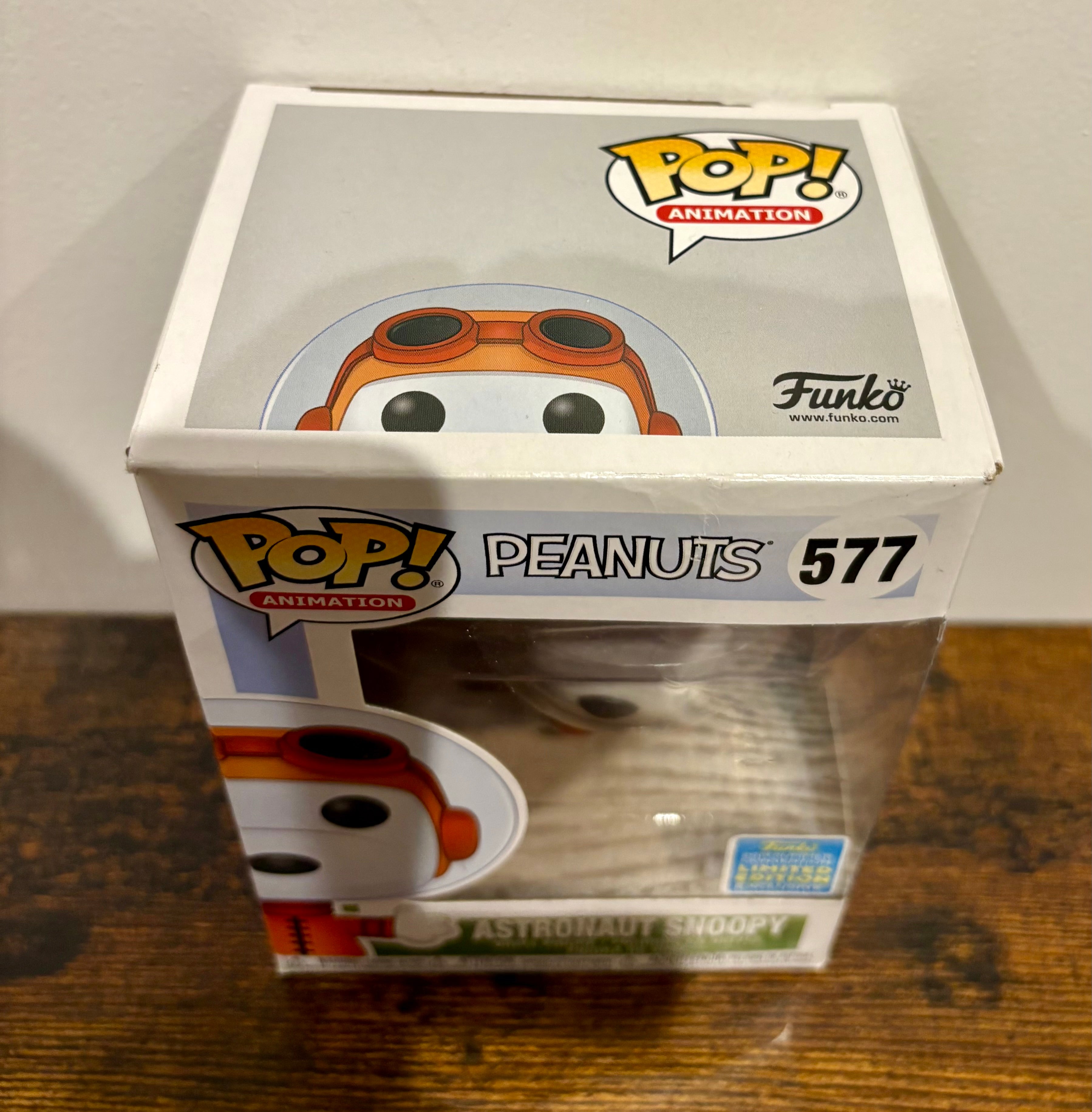 Funko Pop #577 Astronaut Peanuts (snoopy) limited edition exclusive