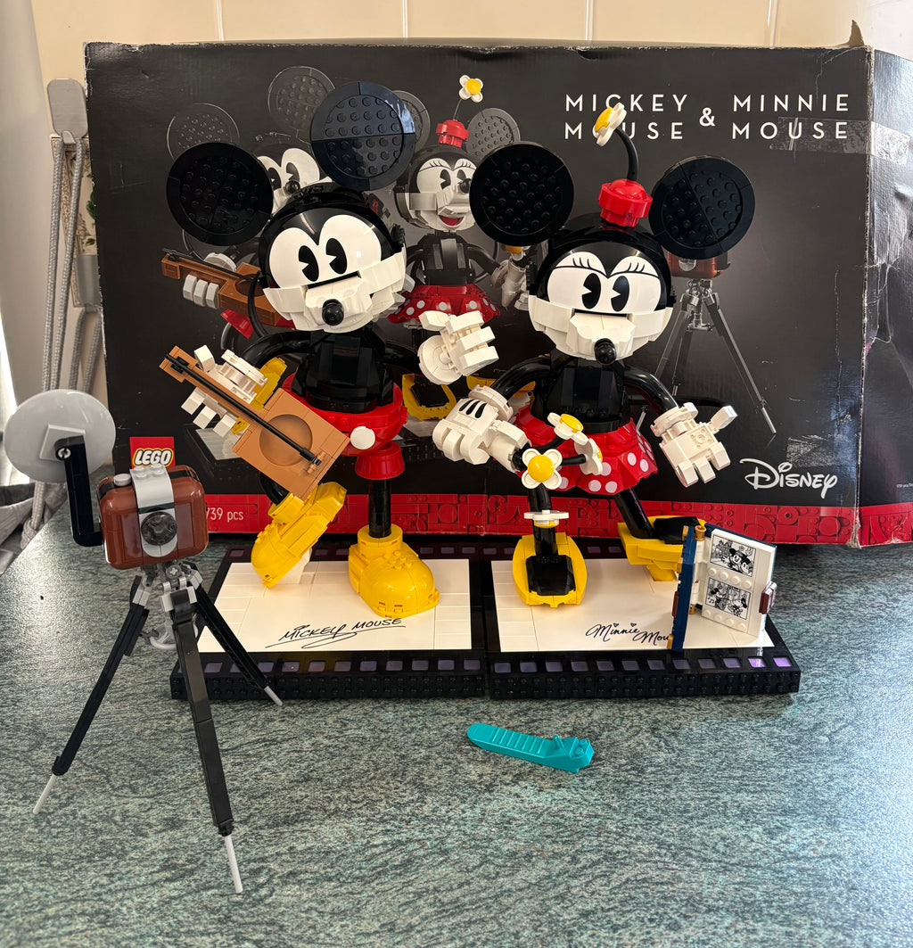 Lego Disney Mickey Mouse & Minnie Mouse 43179 Retired Set  100% Complete