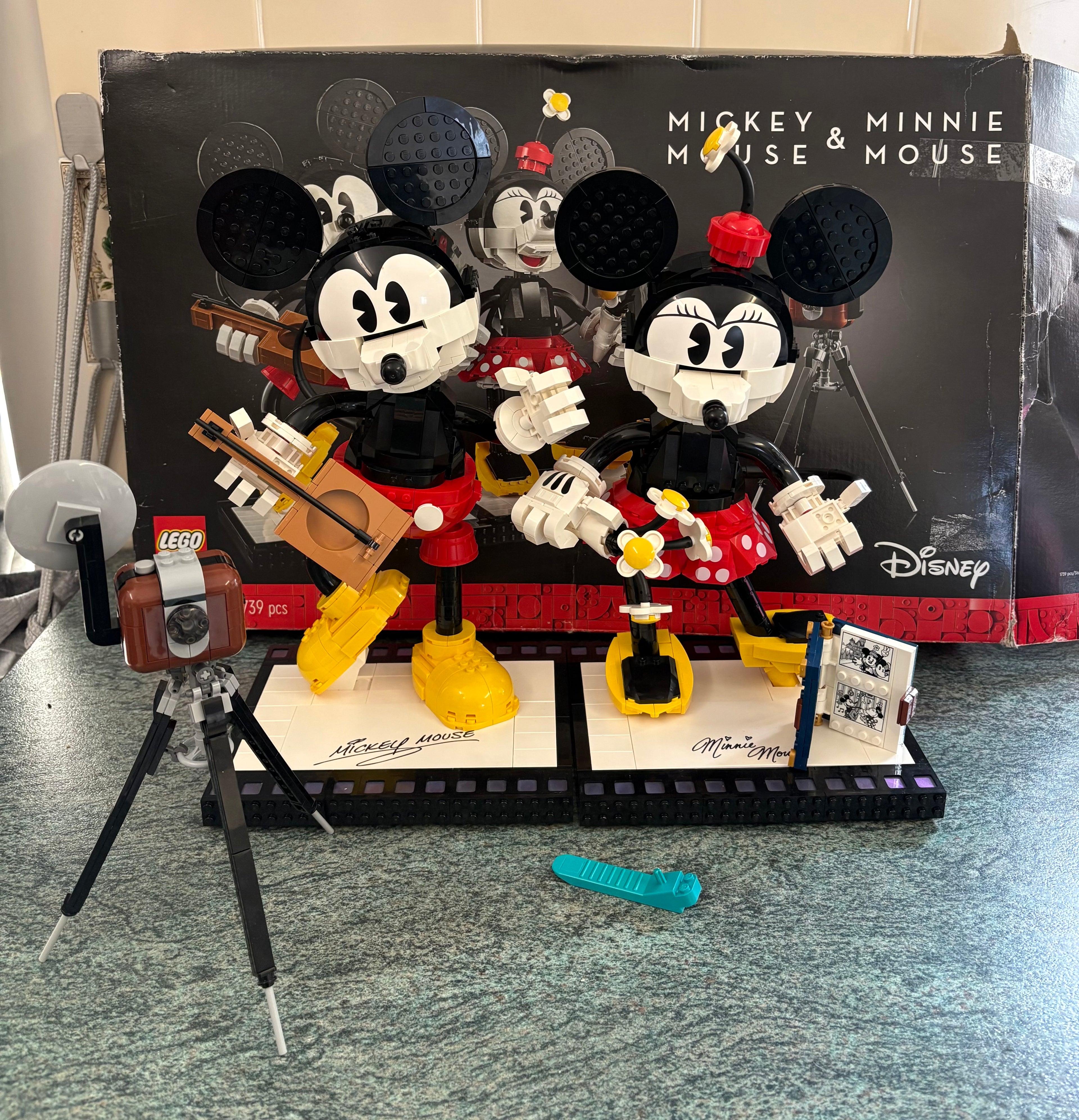 Lego Disney Mickey Mouse & Minnie Mouse 43179 Retired Set  100% Complete