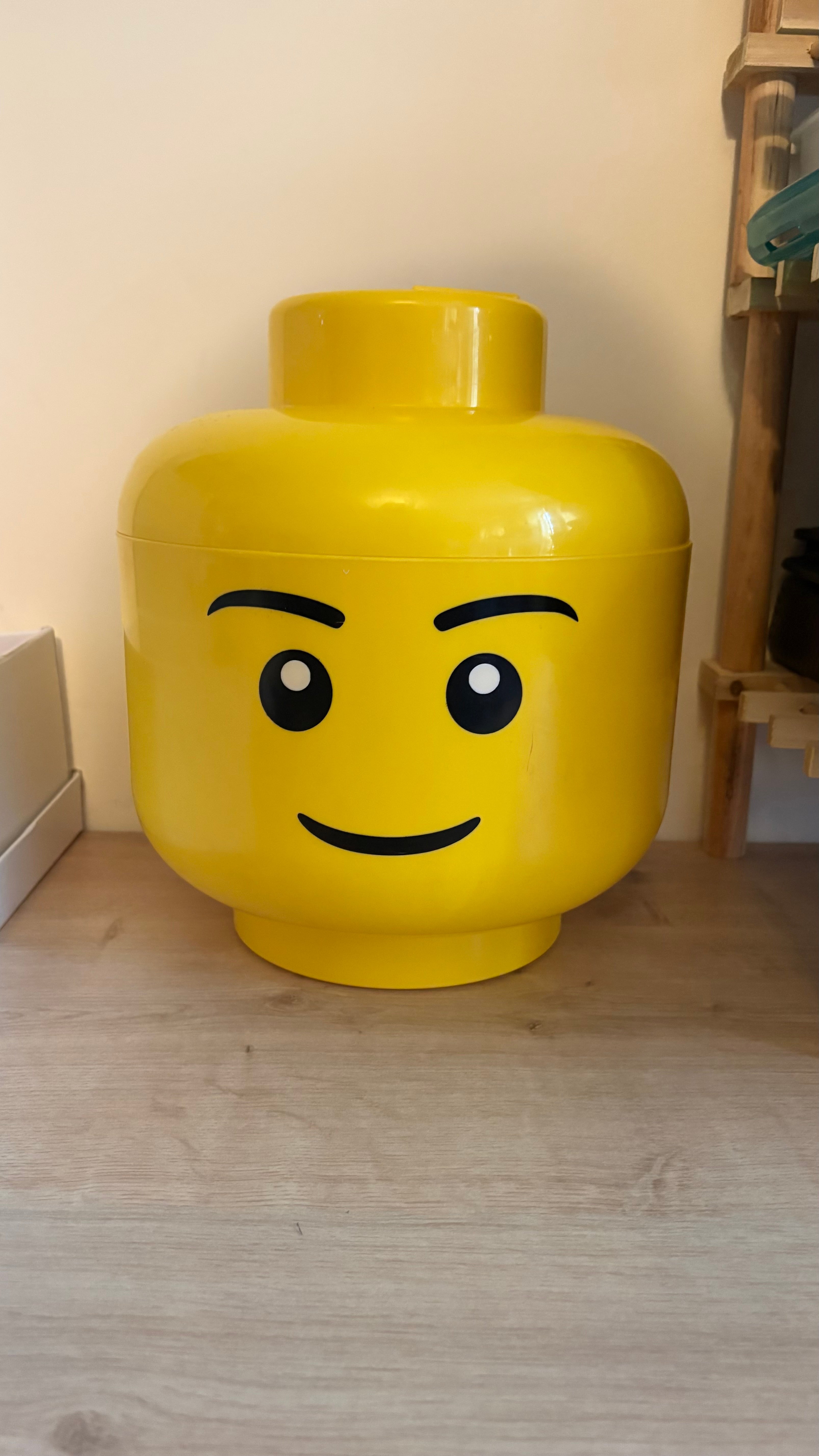 Lego storage head