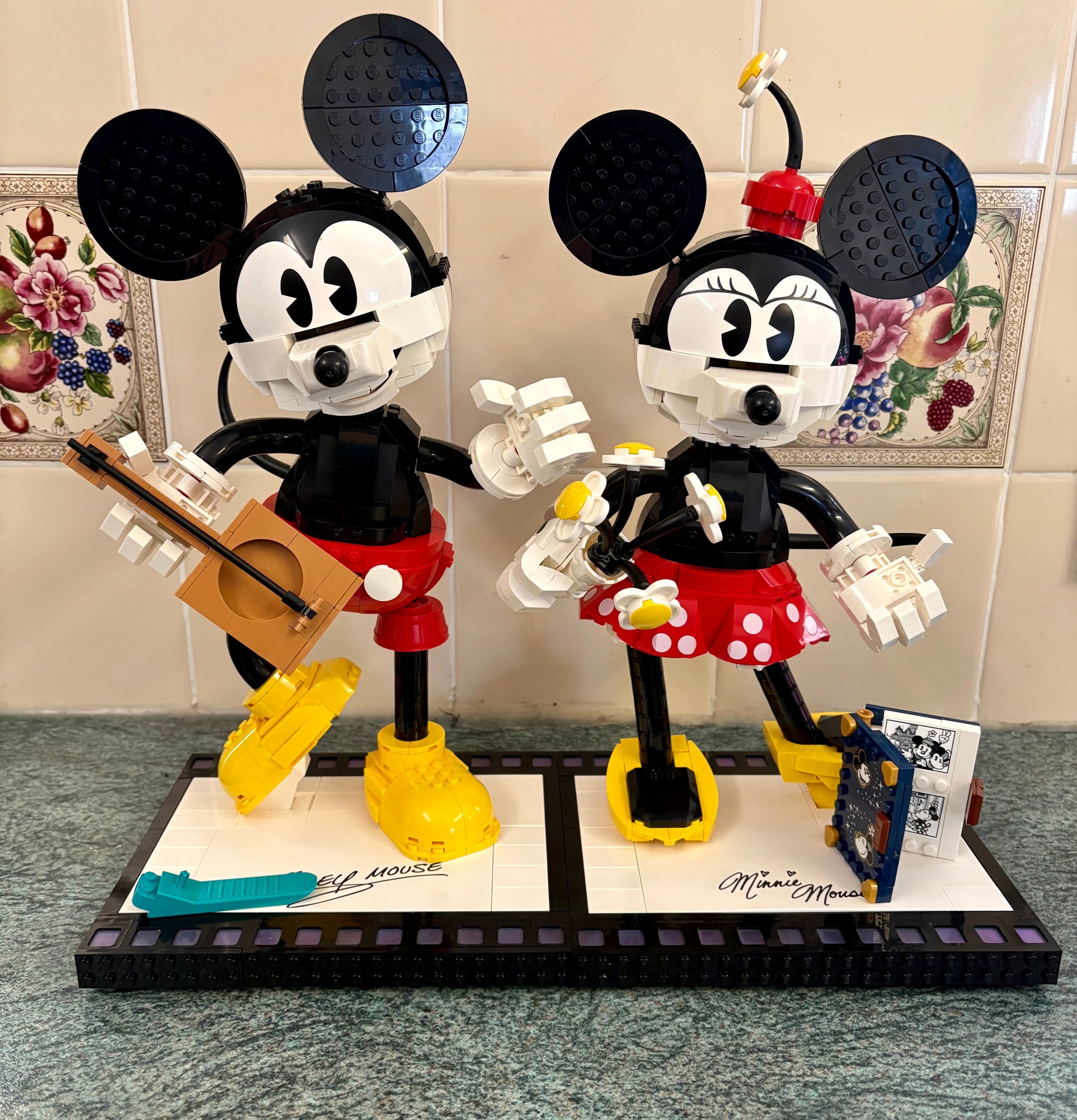 Lego Disney Mickey Mouse & Minnie Mouse 43179 Retired Set  100% Complete
