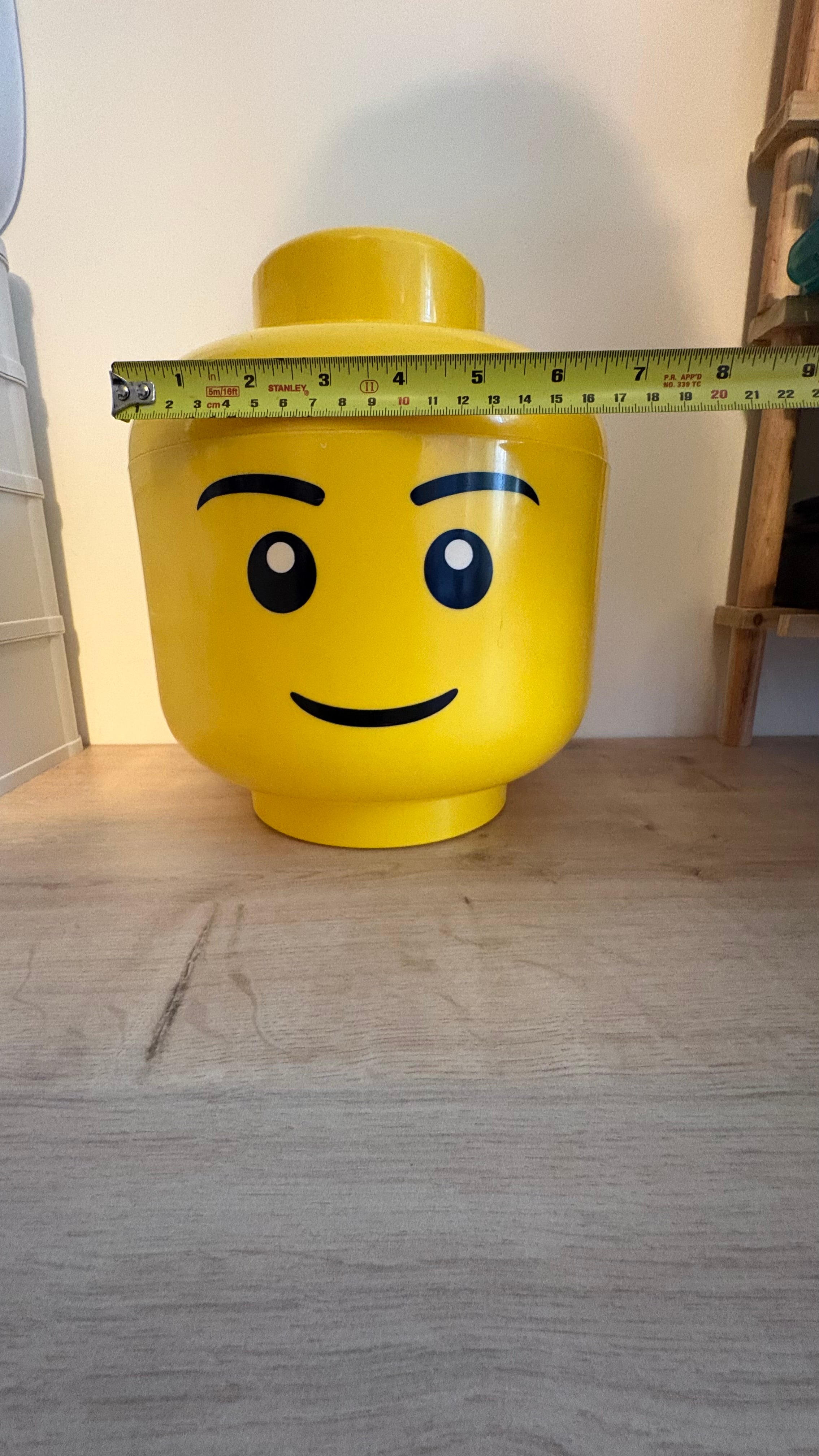 Lego storage head