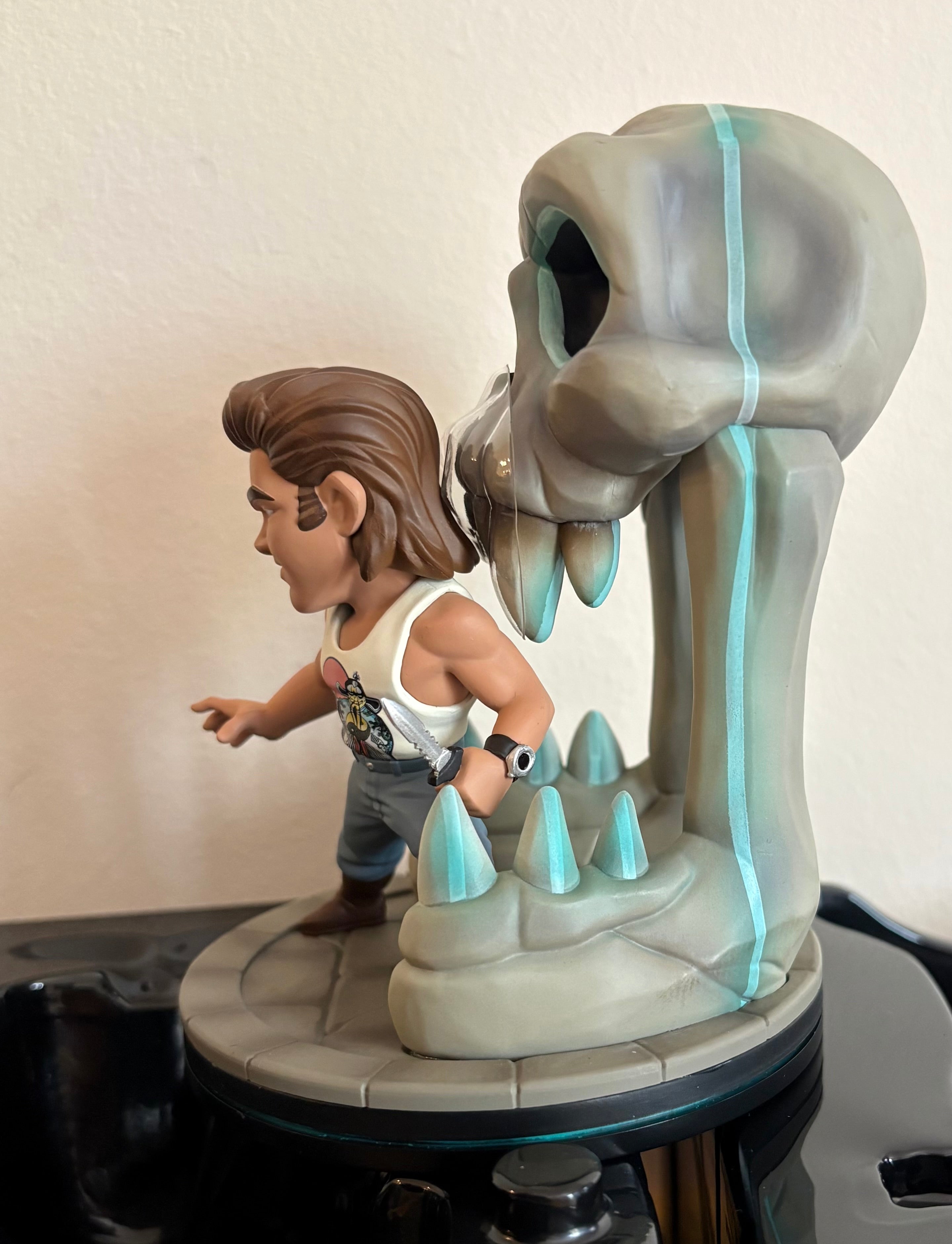 Collectables - Quantum Mechanix Big Trouble in Little China Jack Burton 5-Inch Q-Fig Elite Gift