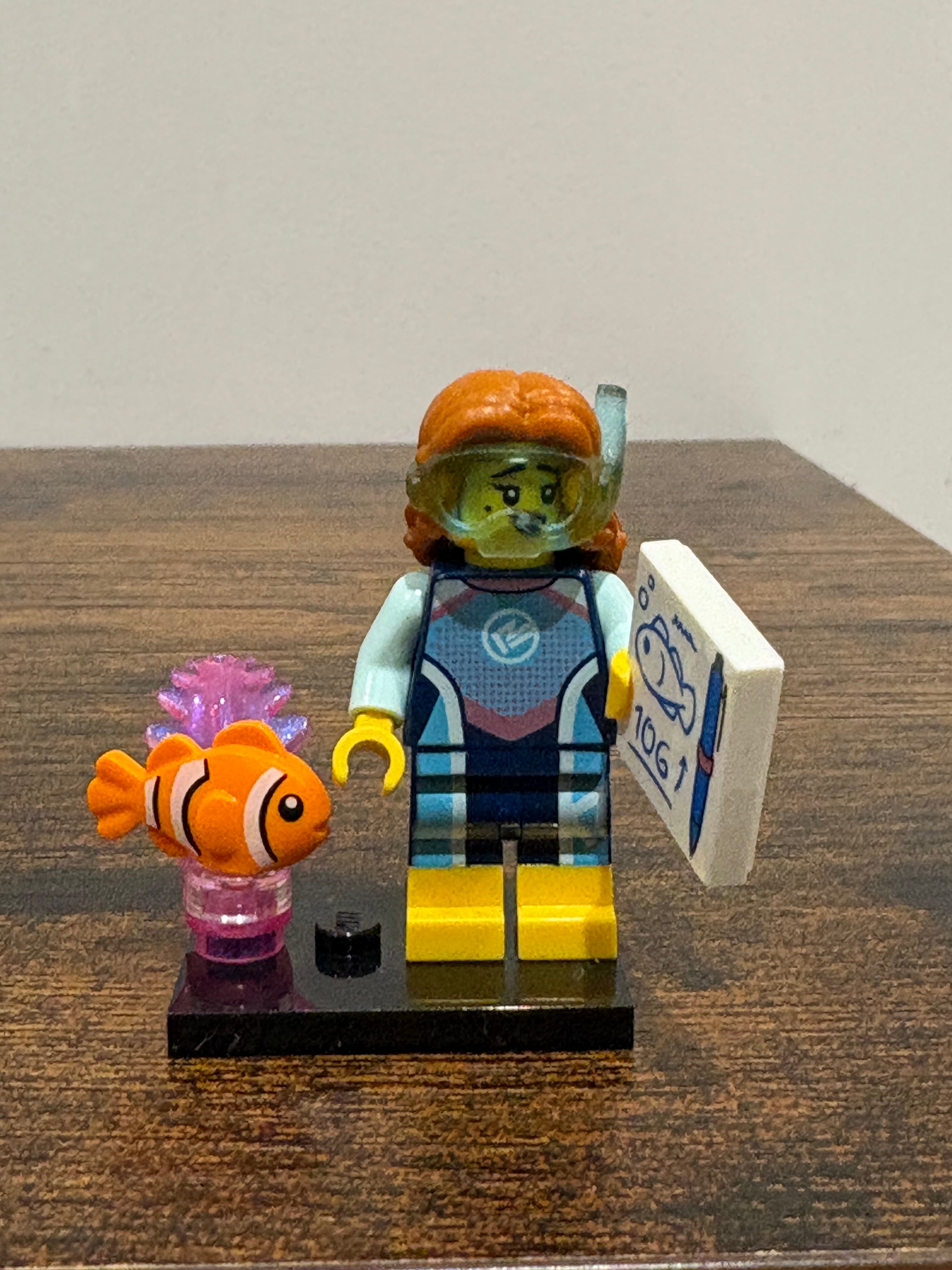 Mini Figure - 71052 Collectable Minifigure Series 29 - Marine Biologist
