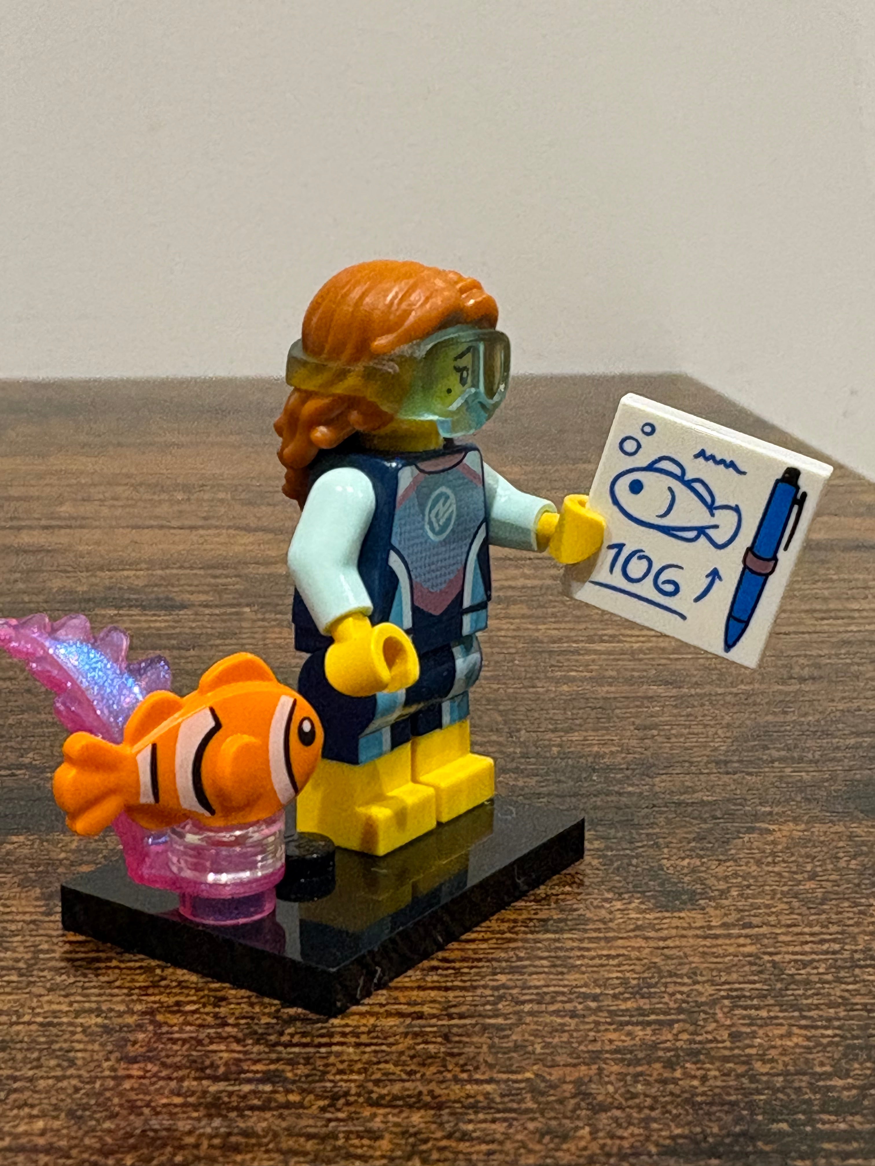 Mini Figure - 71052 Collectable Minifigure Series 29 - Marine Biologist