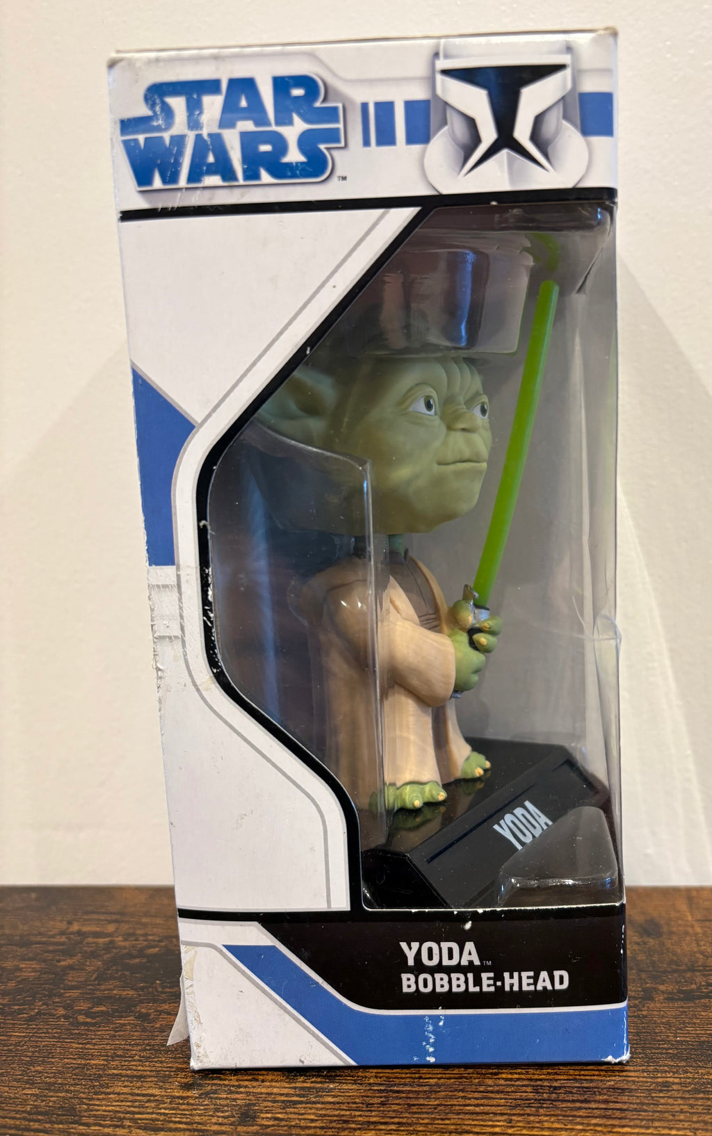 Star Wars Yoda - WACKY WOBBLERS BOBBLE-HEAD   Official Funko 2008