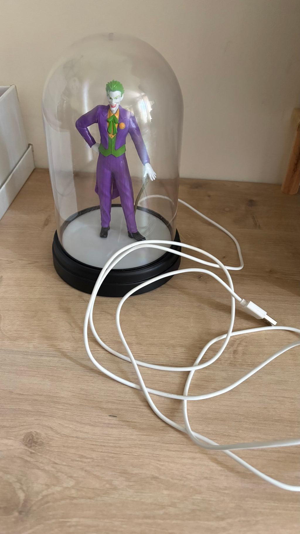 DC Comics Paladone Products The Joker Collectible Light USB Was Opened.