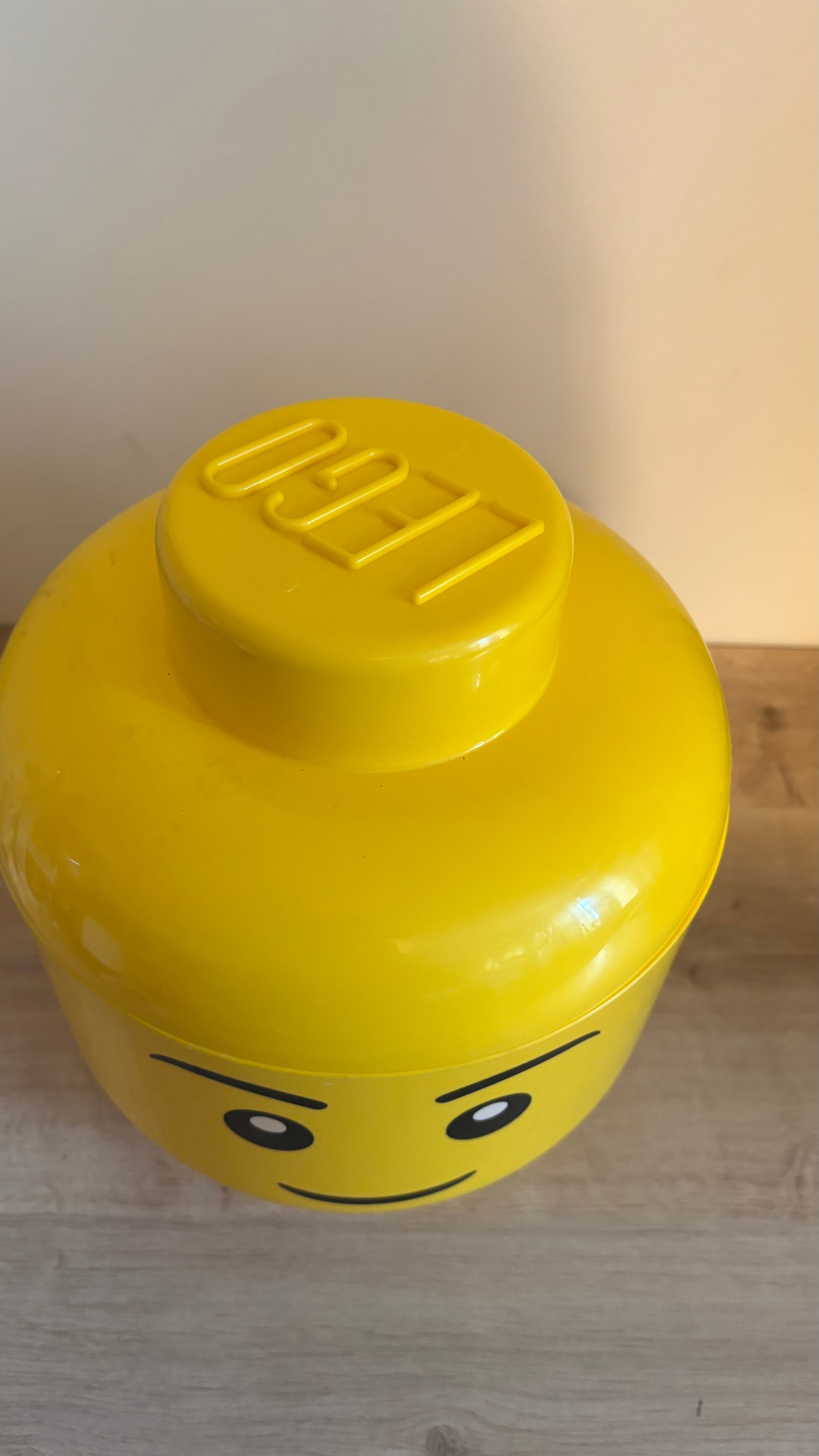 Lego storage head