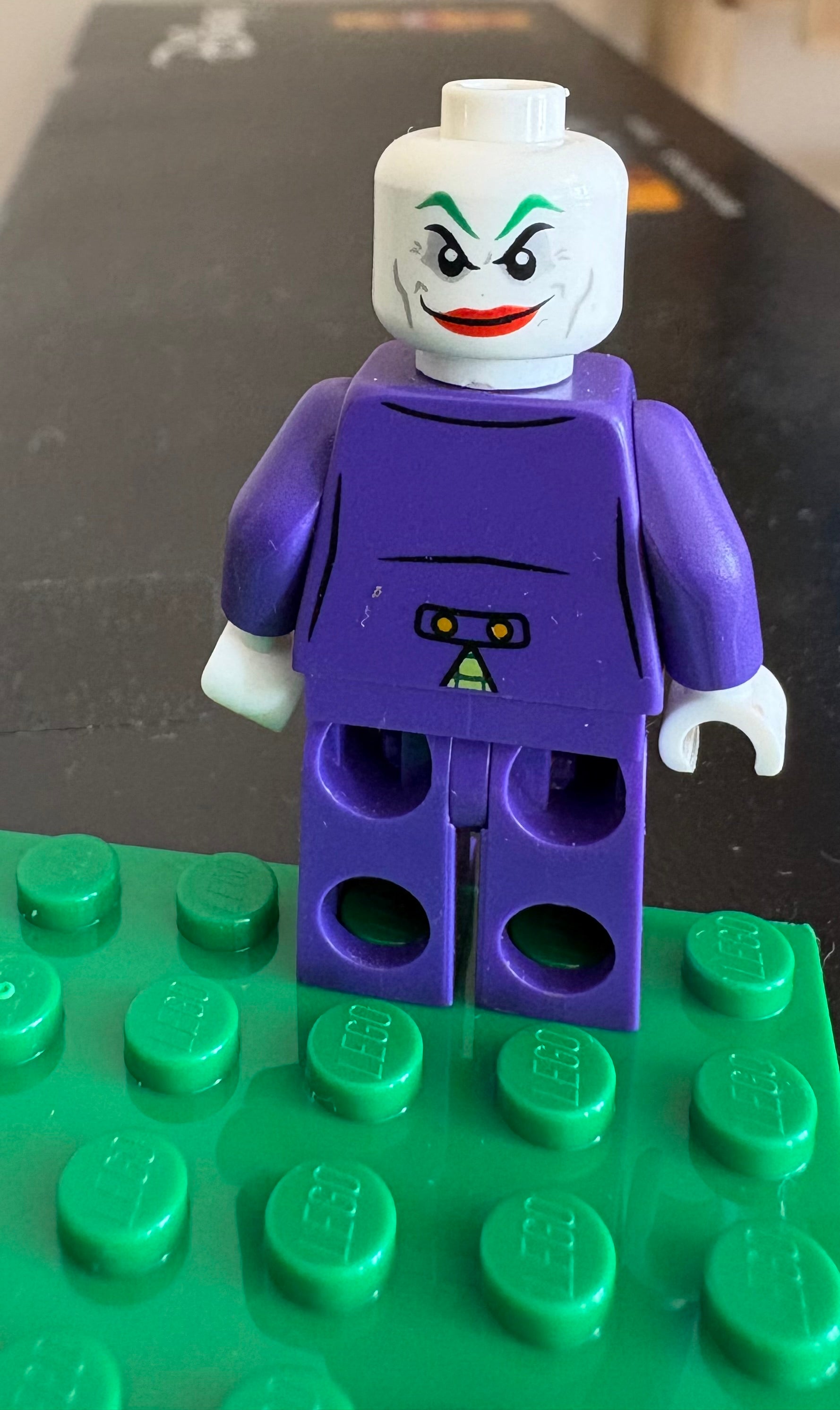 Mini Figure - Super Heroes The Joker Minifigure sh0005 from Sets 10672 6857 6863