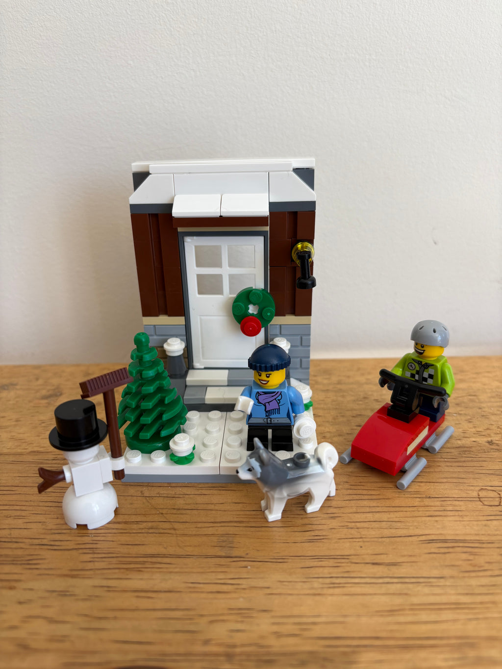 Lego - Seasonal: Winter Fun (40124) used 100% complete DISPLAYED ONLY