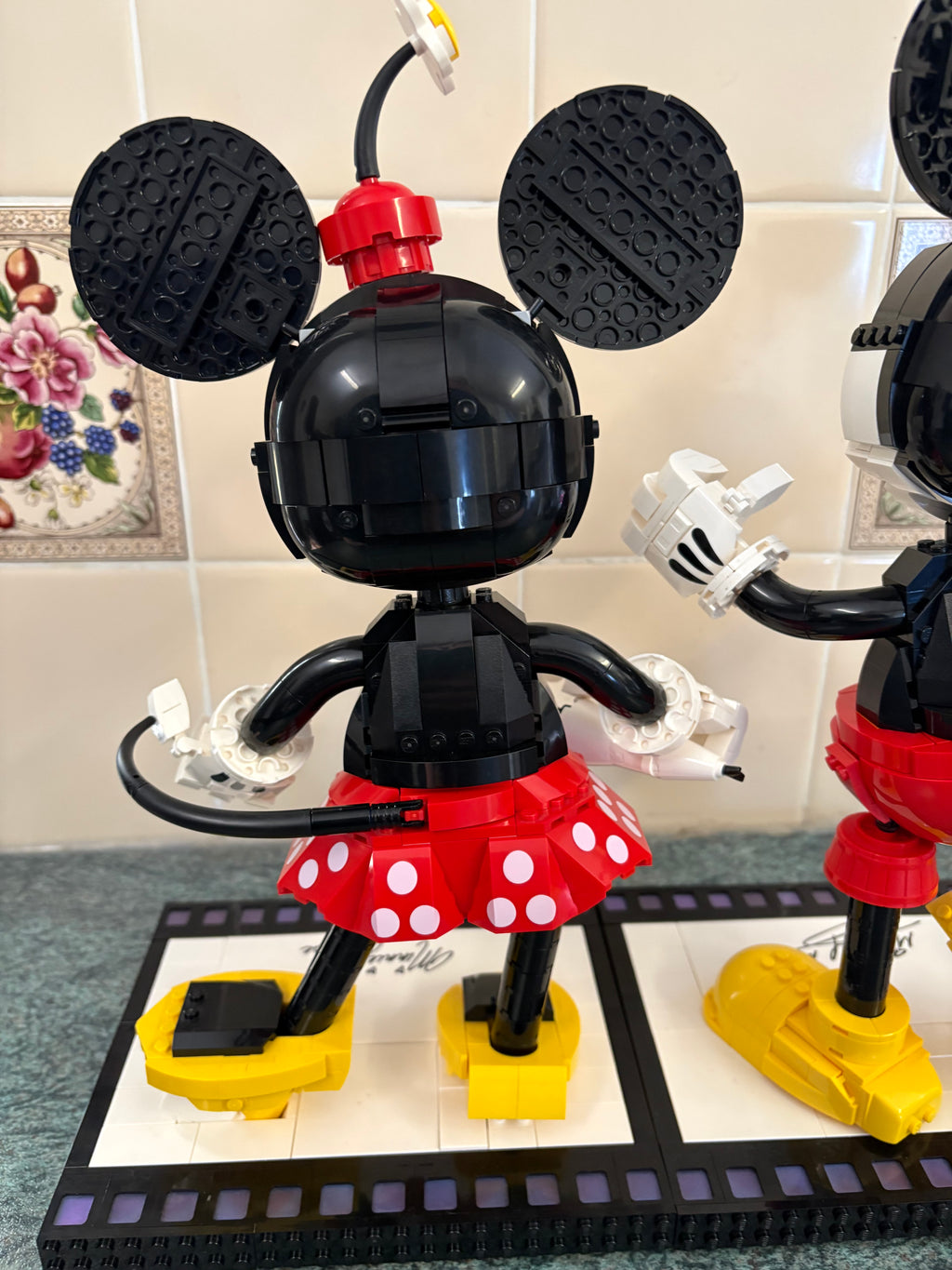 Lego Disney Mickey Mouse & Minnie Mouse 43179 Retired Set  100% Complete