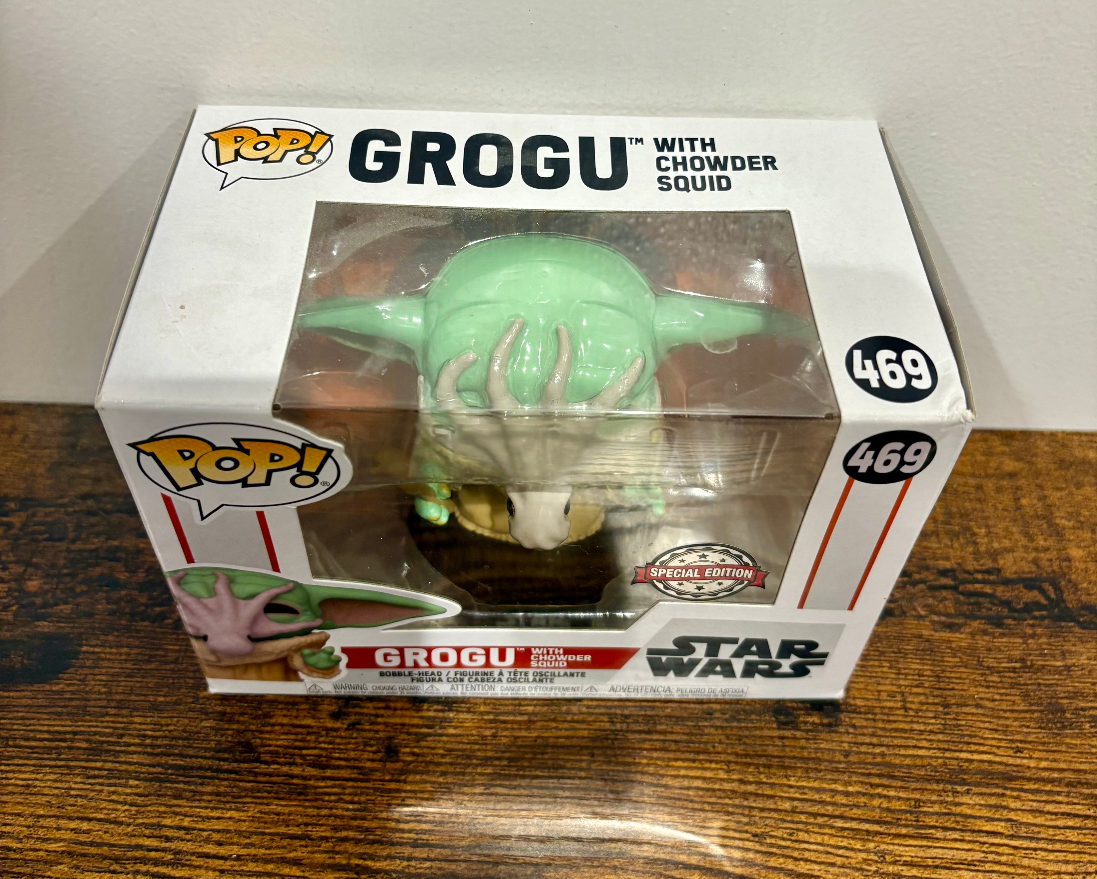 Funko Pop! Star Wars: The Mandalorian #469 Grogu With Chowder Squid Special Ed.