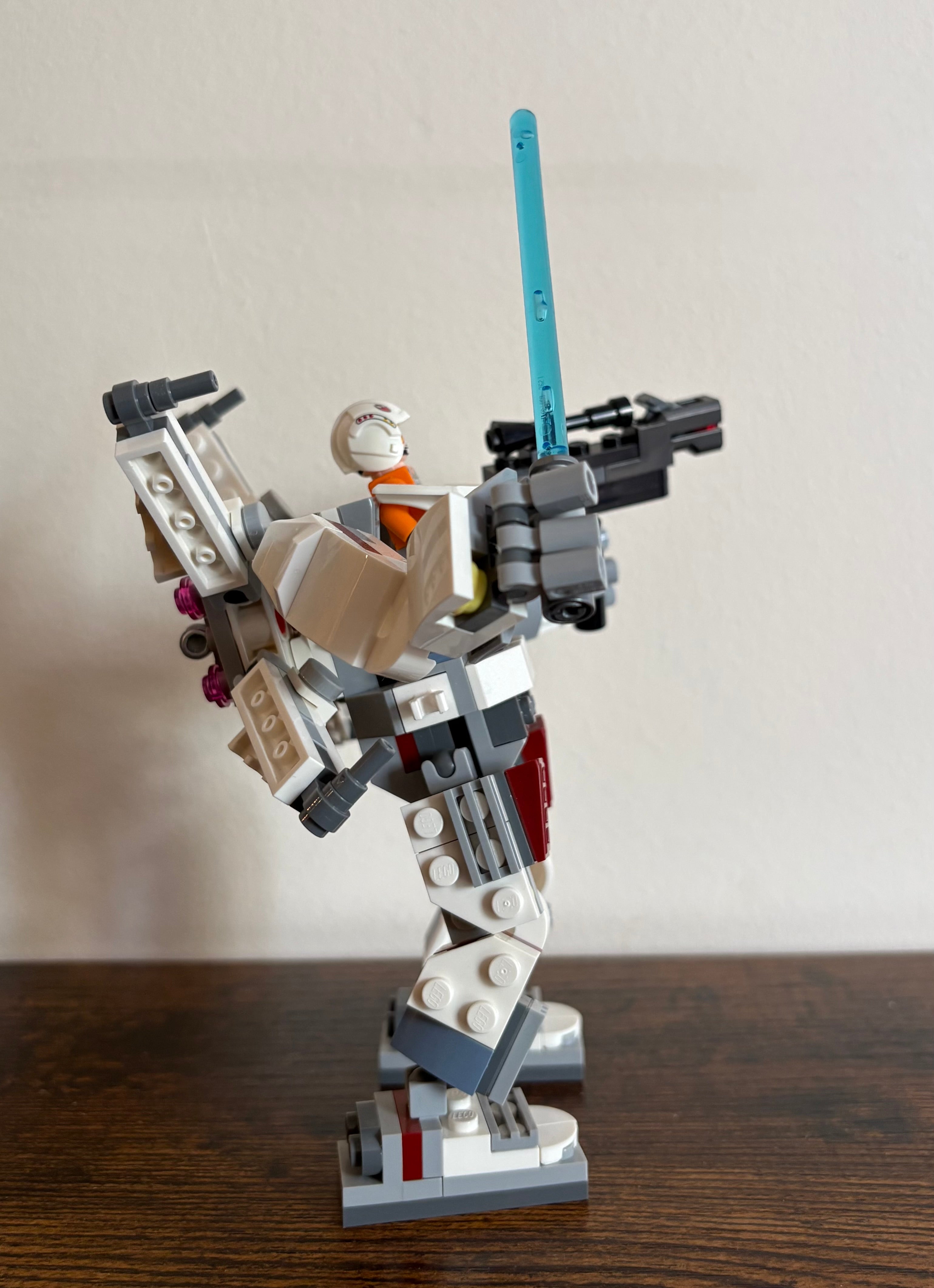 LEGO Star Wars Luke Skywalker X-Wing Mech 75390