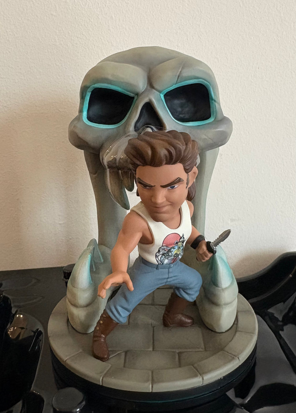 Collectables - Quantum Mechanix Big Trouble in Little China Jack Burton 5-Inch Q-Fig Elite Gift