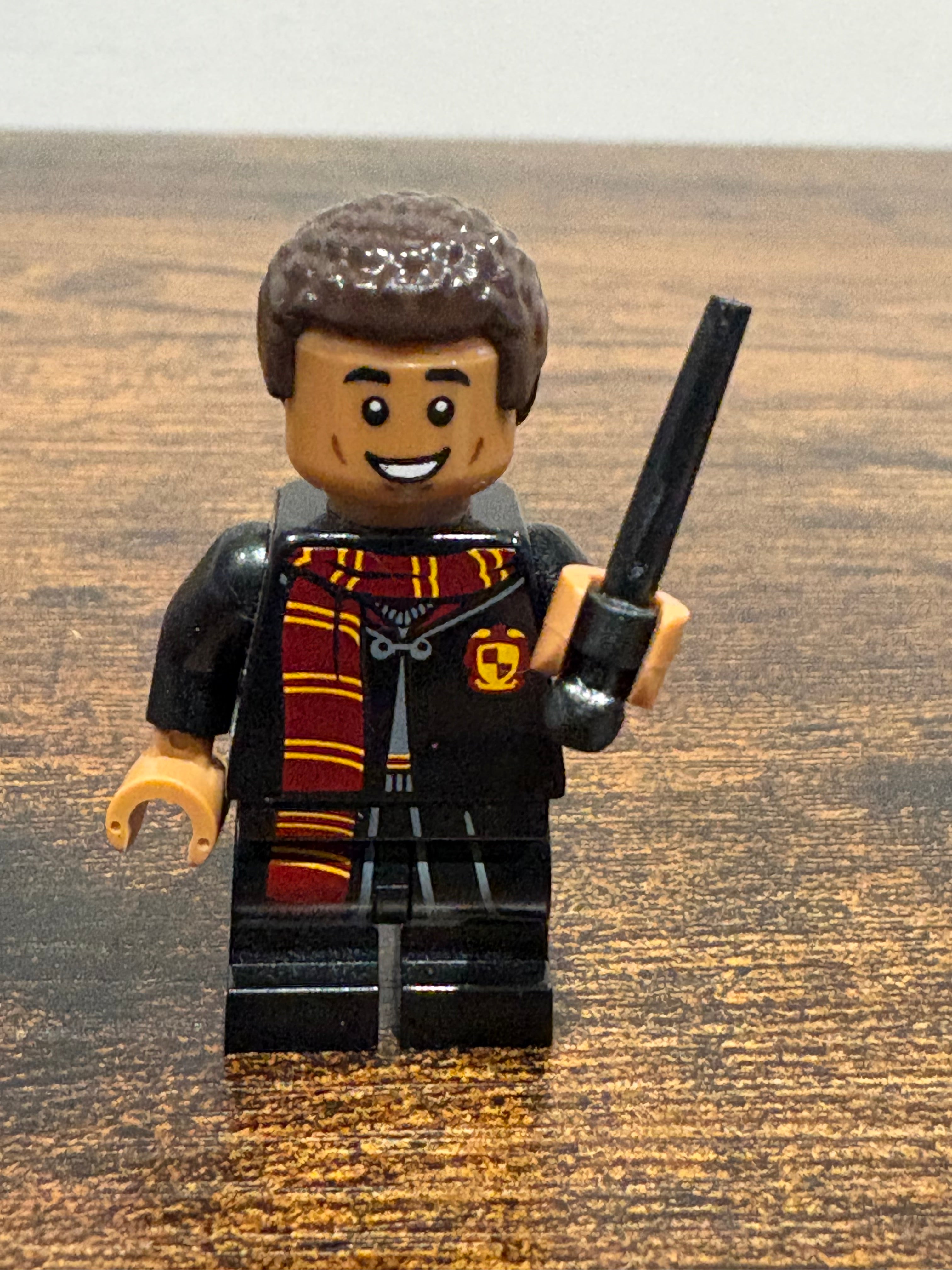 Mini Figure  - DEAN THOMAS from HARRY POTTER MINIFIGURE SERIES 1 71022
