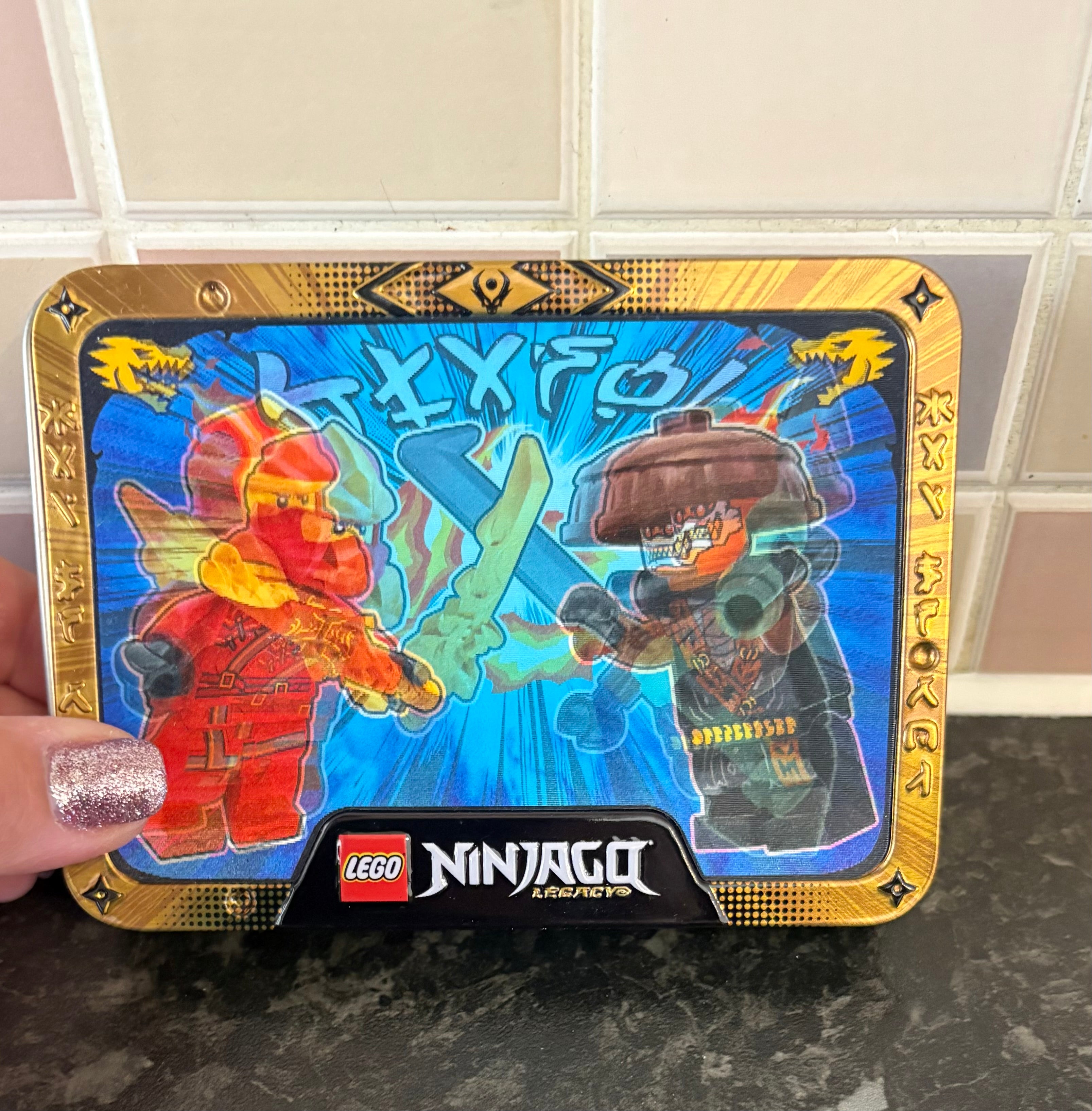 Mini figures - Ninjago Limited Edition Hologram Tin With Two Figures - Brand New L0002213,