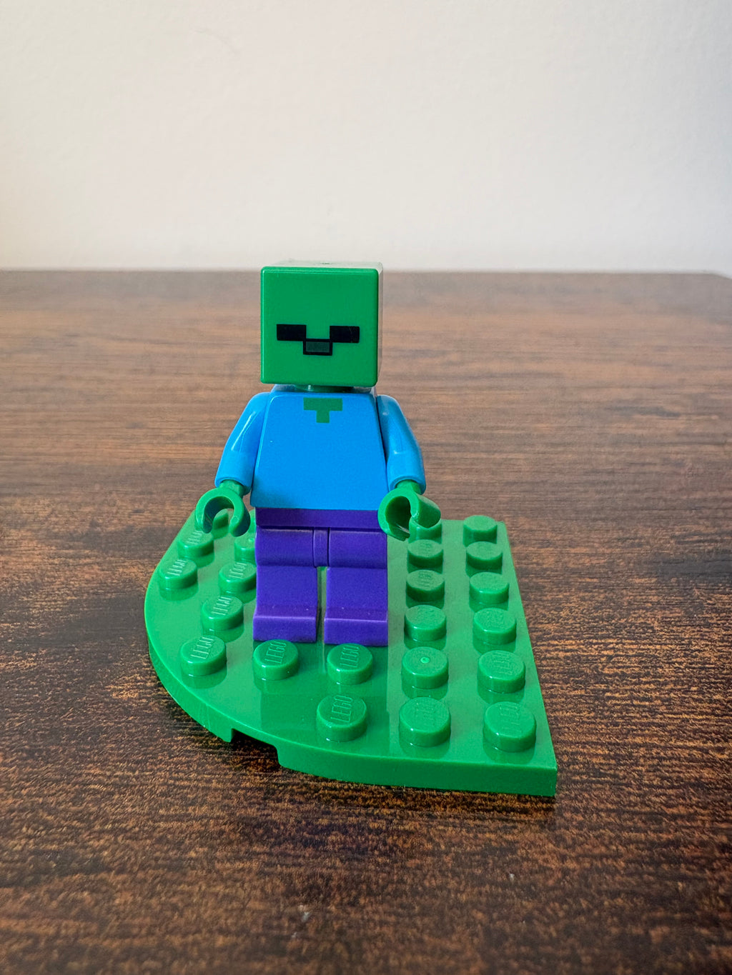 Mini Figure -  ZOMBIE DARK PURPLE LEGS MIN010 MINECRAFT