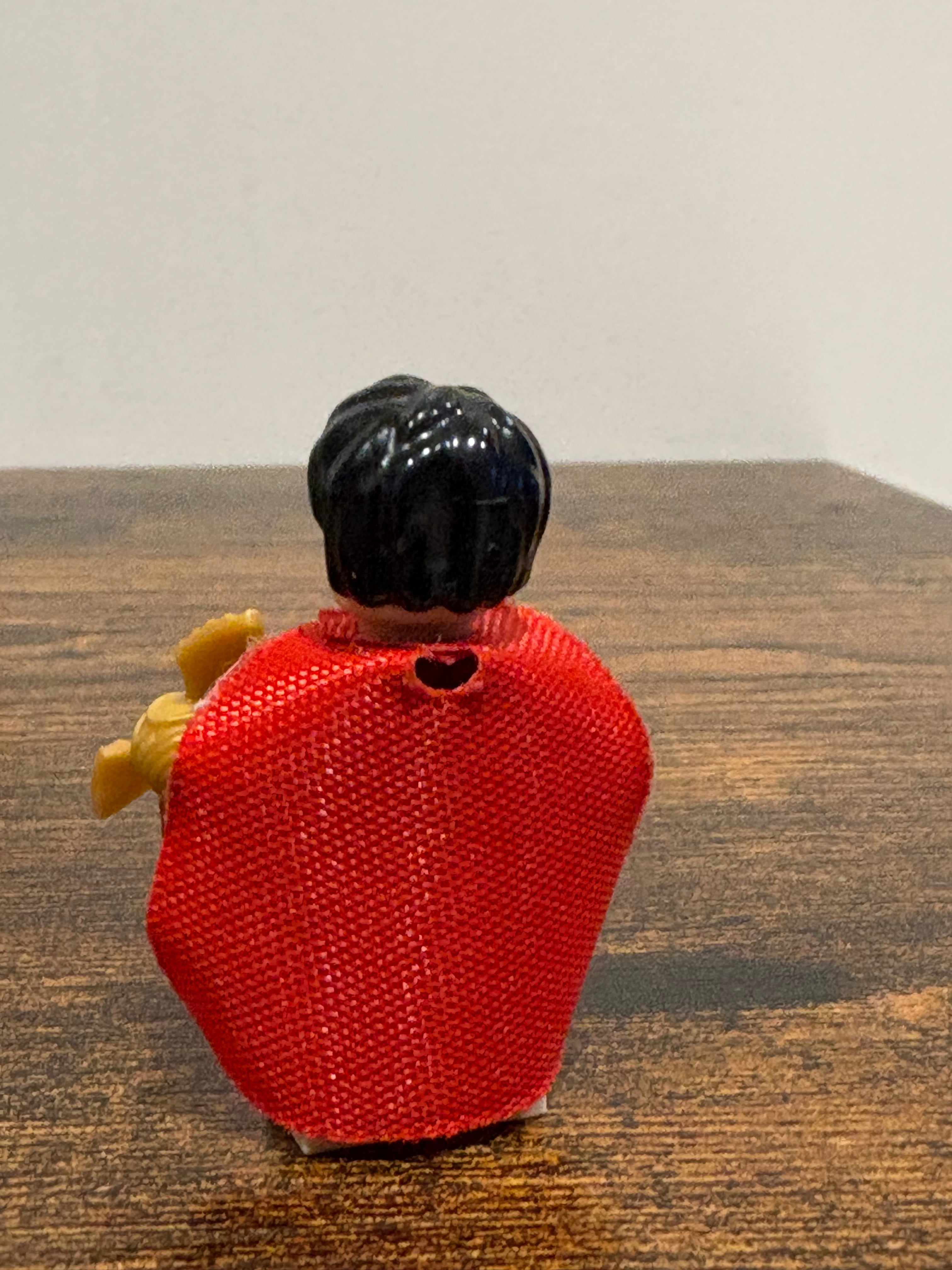 Mini Figure Harry Potter & Golden Snitch Red jumper and cape