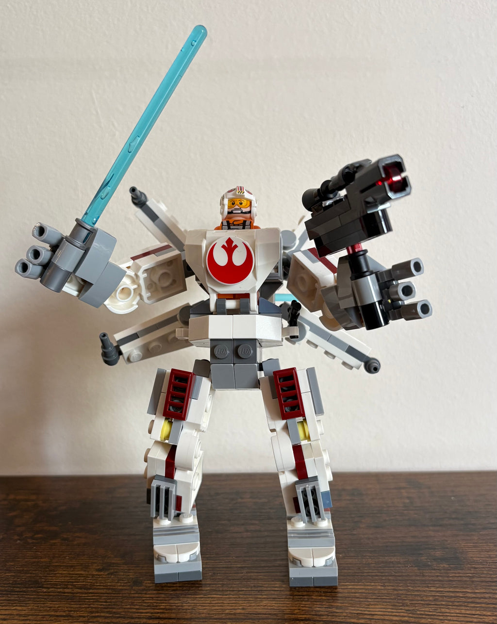 LEGO Star Wars Luke Skywalker X-Wing Mech 75390