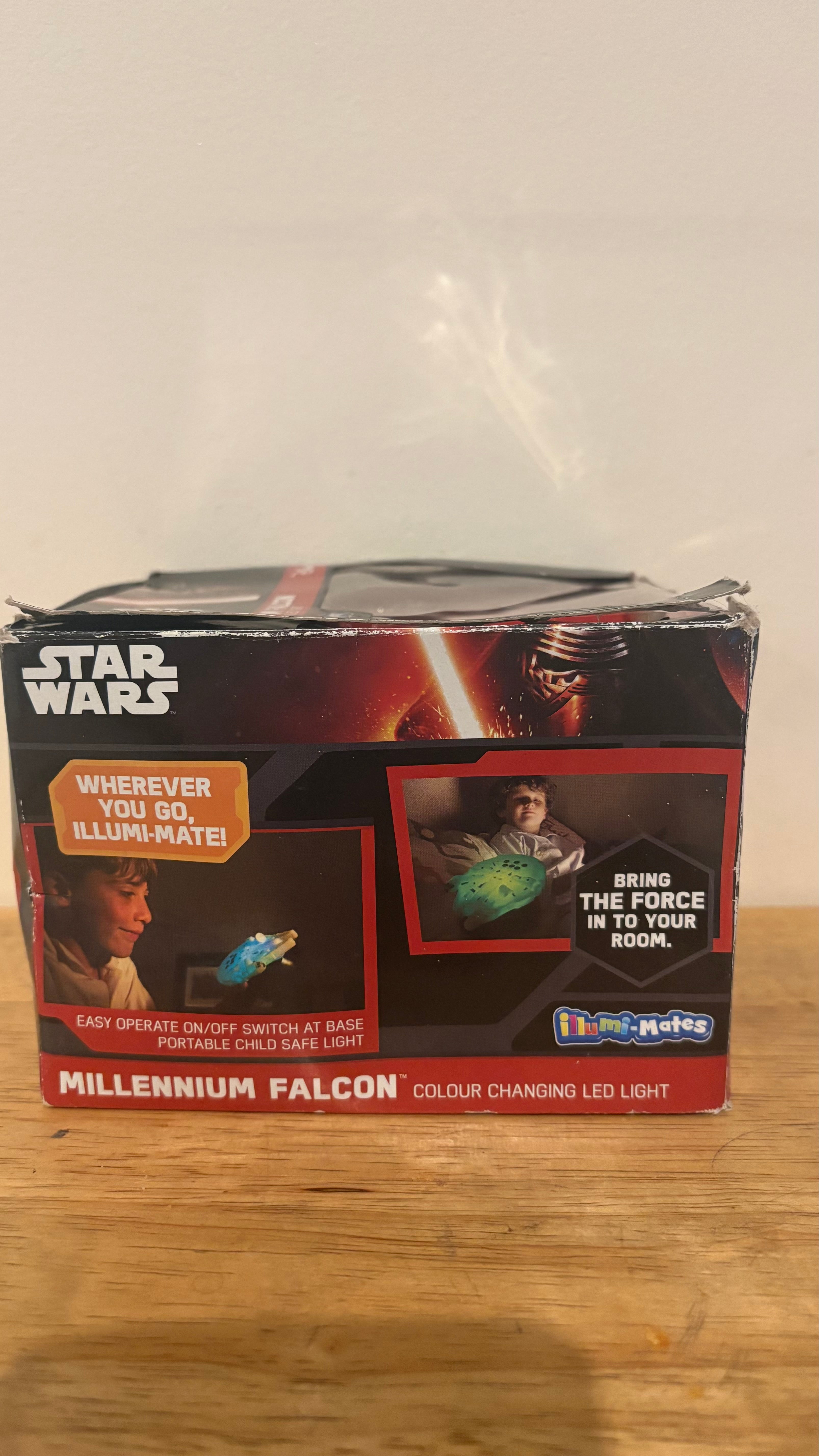 Star Wars Millennium Falcon Colour Changing LED Desktop Light