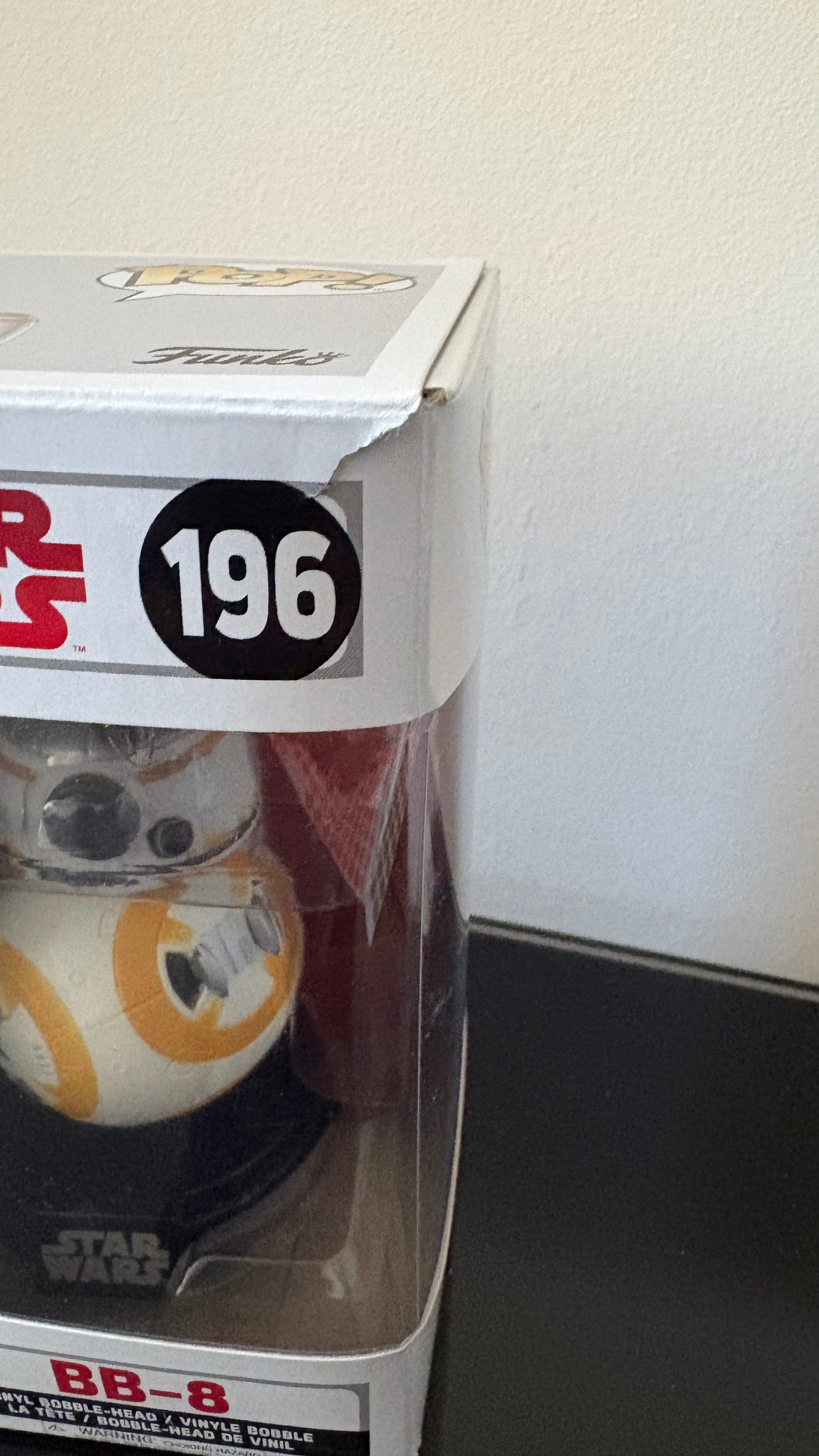 Funko Pop - #196 BB8 (Box Damage)