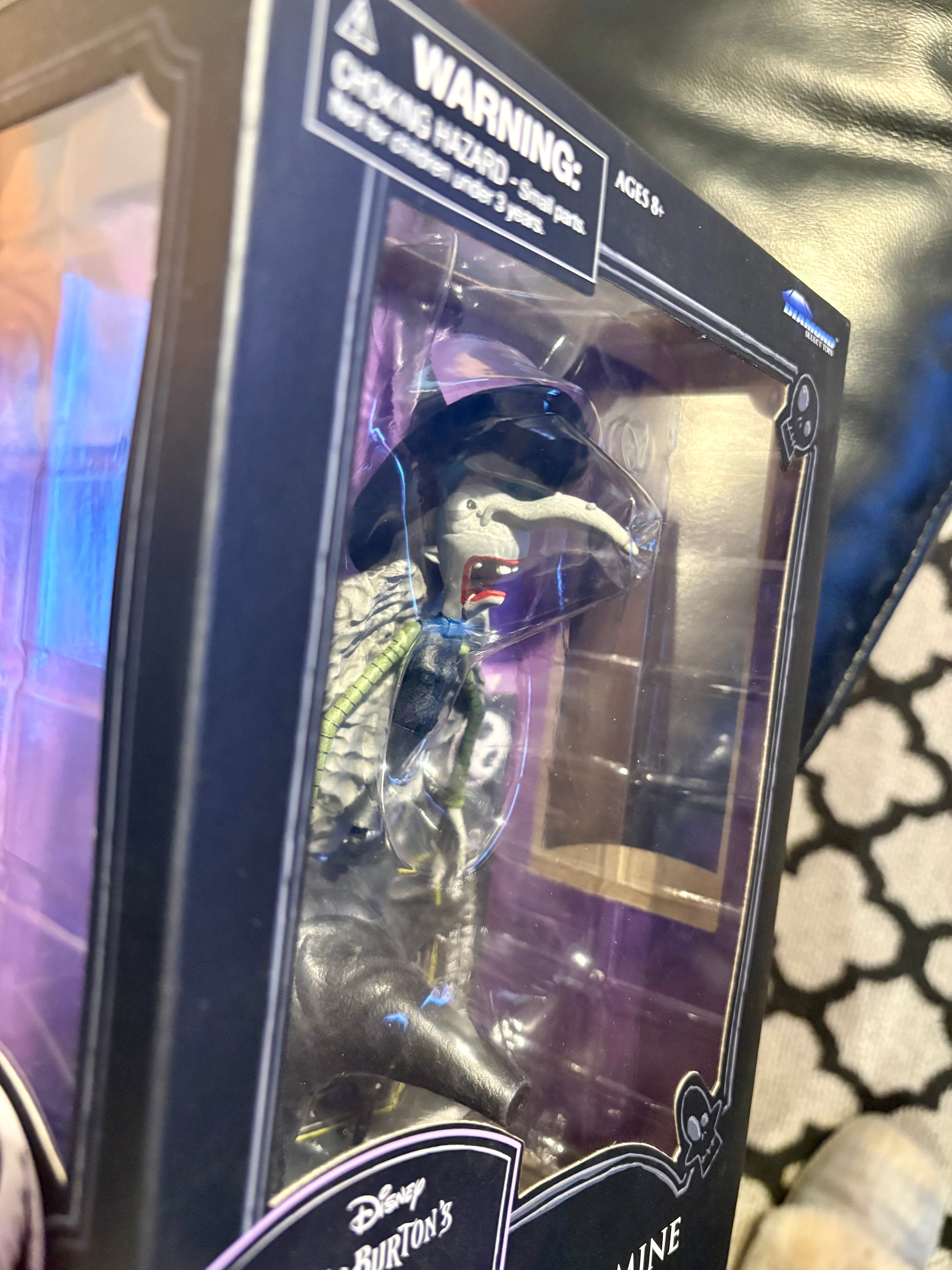 Collectables - The Nightmare Before Christmas Helgamine the Witch action figure diamond toys