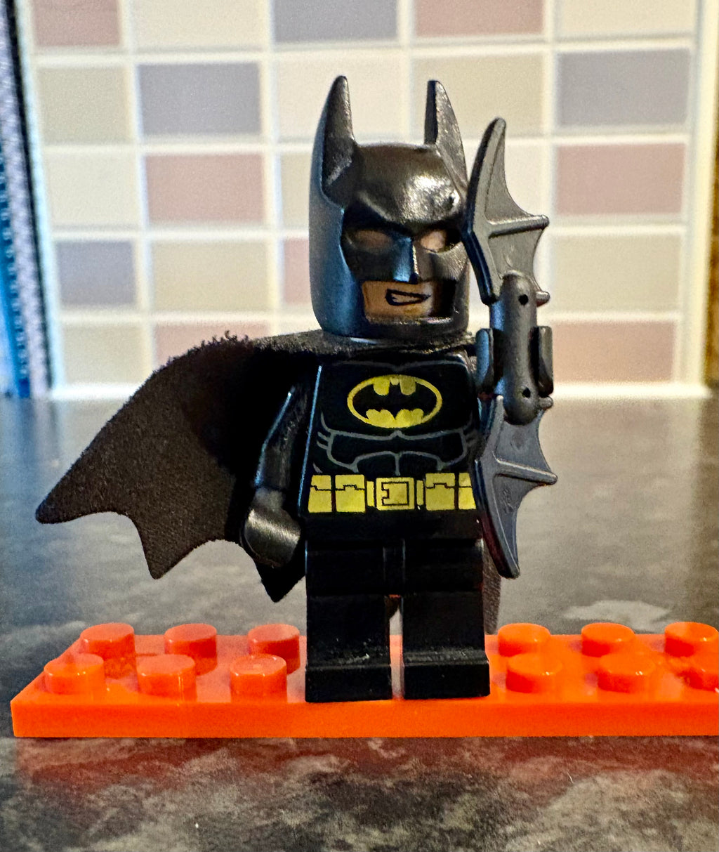 Batman Mini Figure – Black & Yellow Batsuit with Batarang