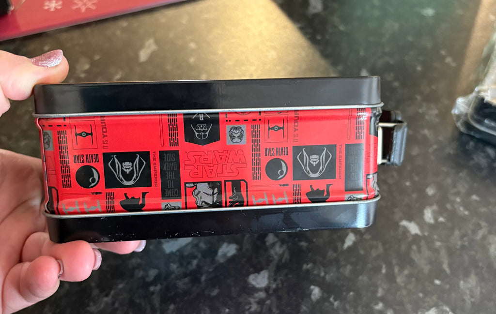 Collectable STAR WARS Darth Vader Tin Box Co Lunch Box Travel Collect School Keepsakes