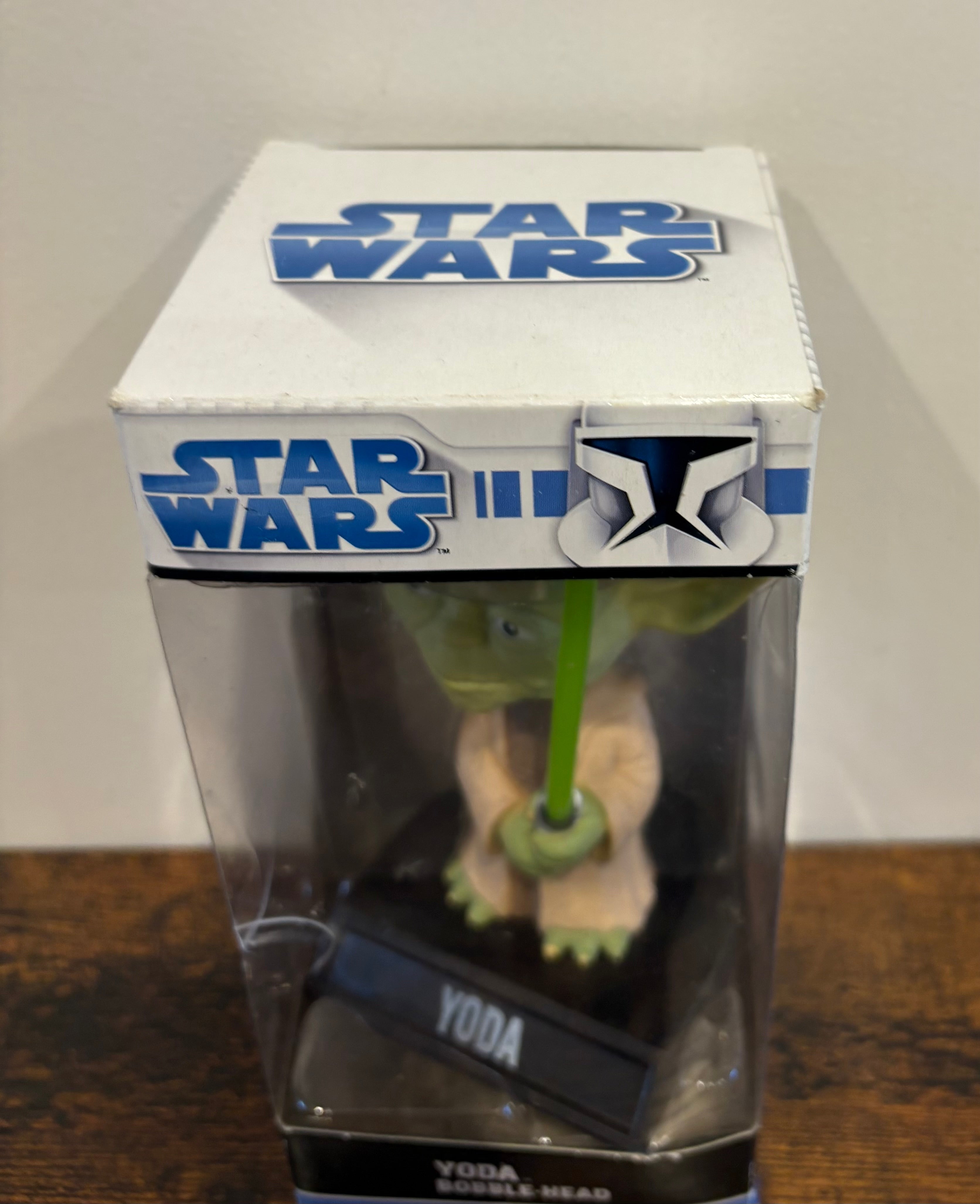 Star Wars Yoda - WACKY WOBBLERS BOBBLE-HEAD   Official Funko 2008