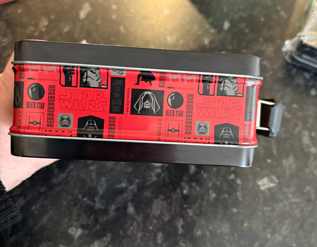 Collectable STAR WARS Darth Vader Tin Box Co Lunch Box Travel Collect School Keepsakes