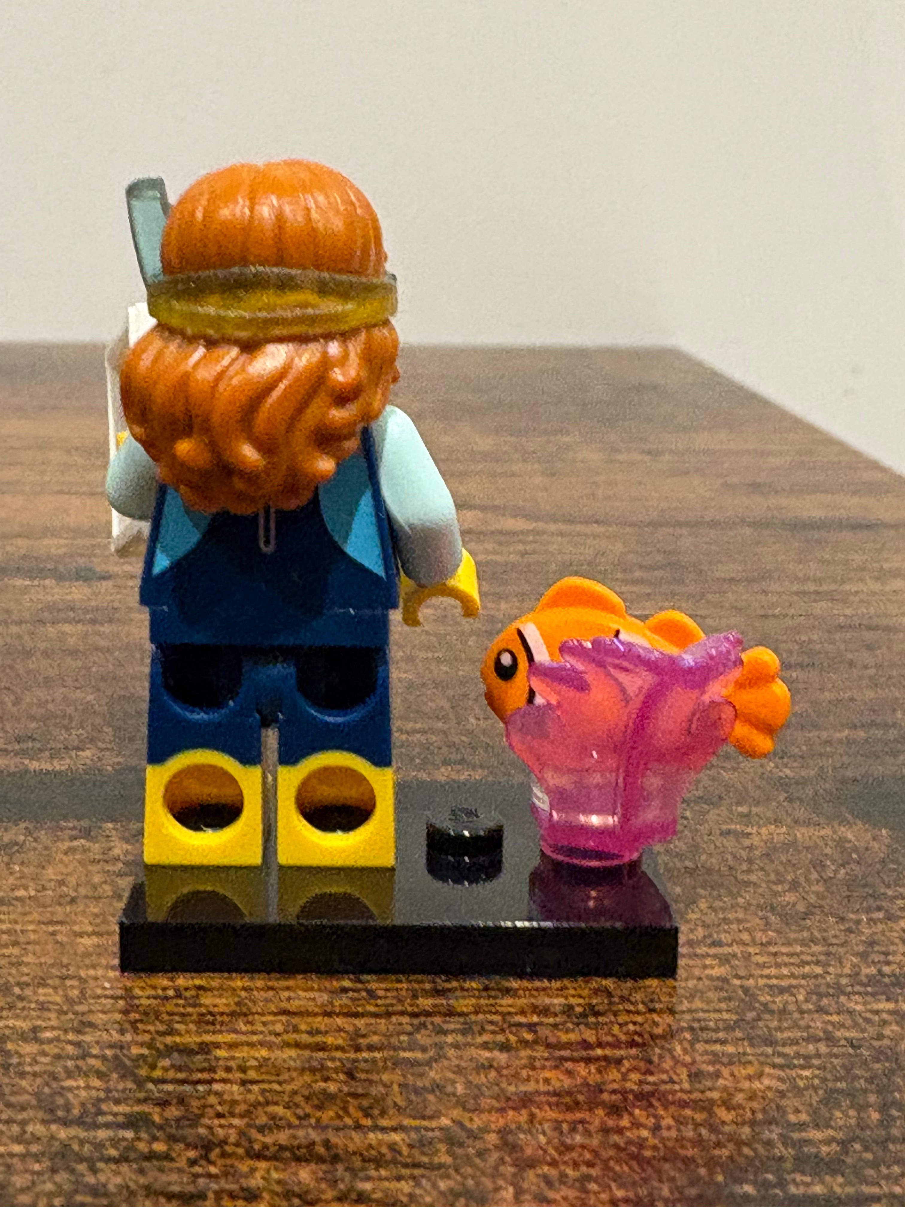 Mini Figure - 71052 Collectable Minifigure Series 29 - Marine Biologist