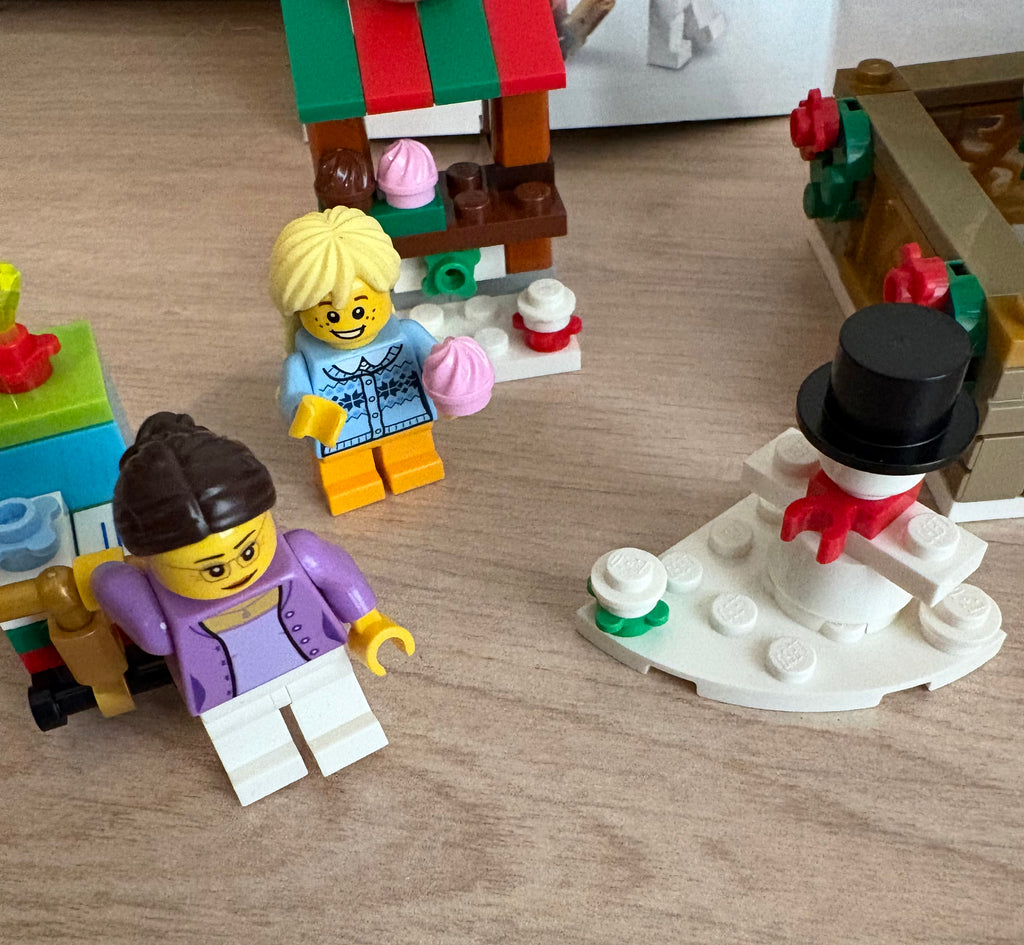 Lego - 40263 - A Christmas scene - Retired set