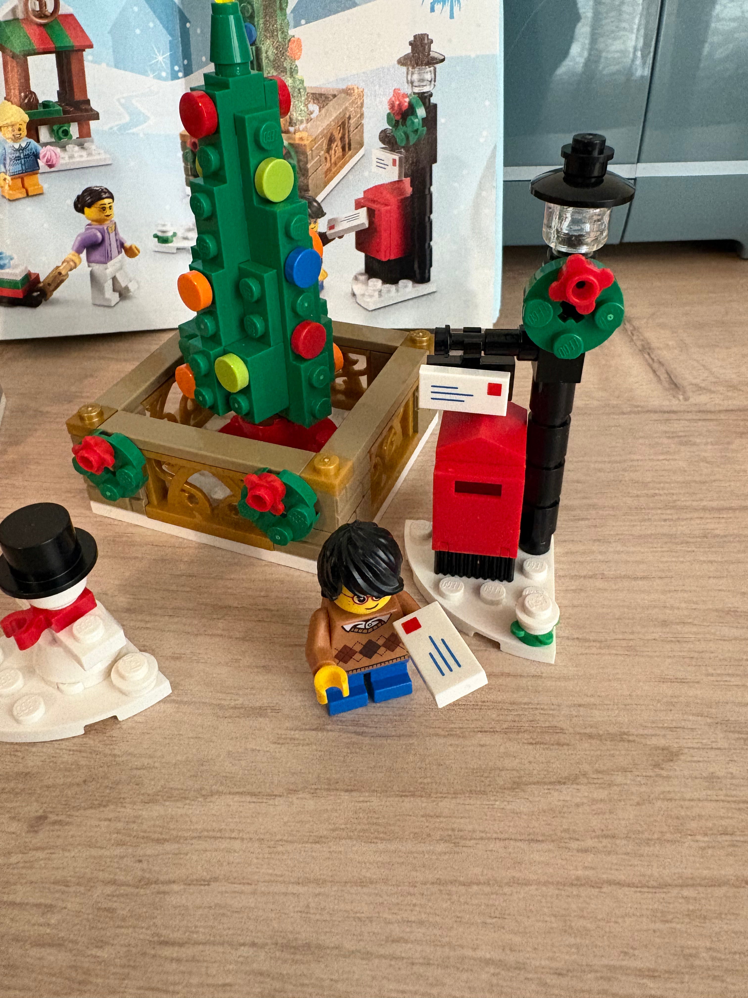 Lego - 40263 - A Christmas scene - Retired set